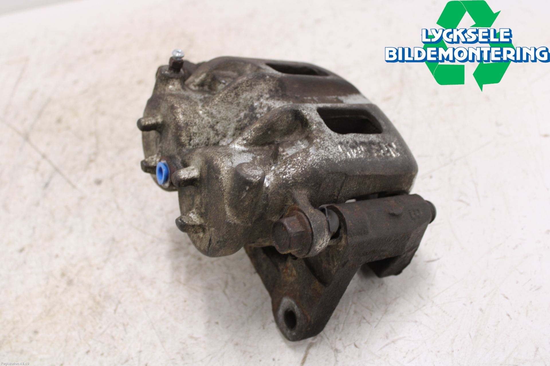 Mitsubishi PAJERO  99-06 Bromsok Fram Höger