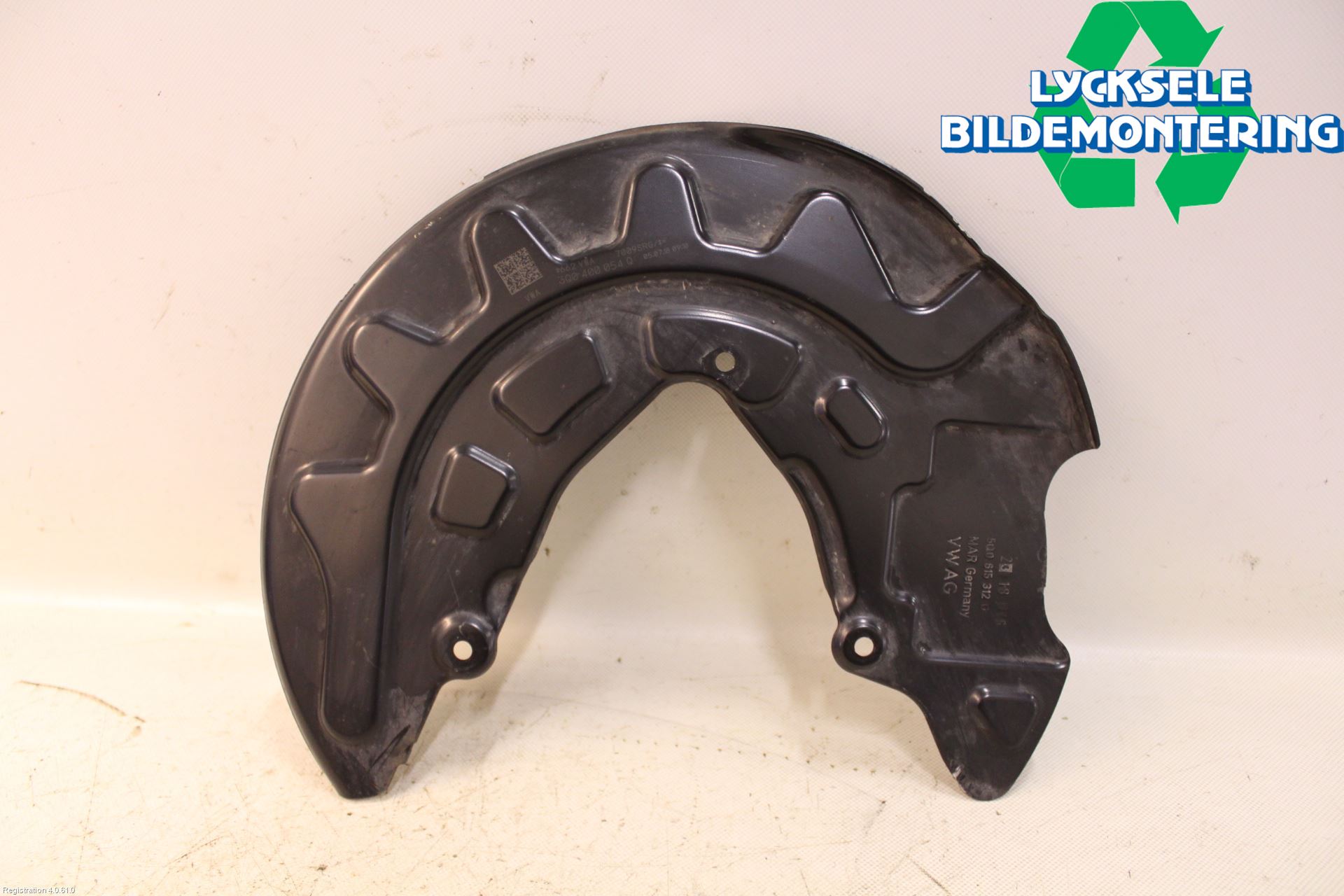 Volkswagen VW PASSAT 15-19 Bromssköld Fram