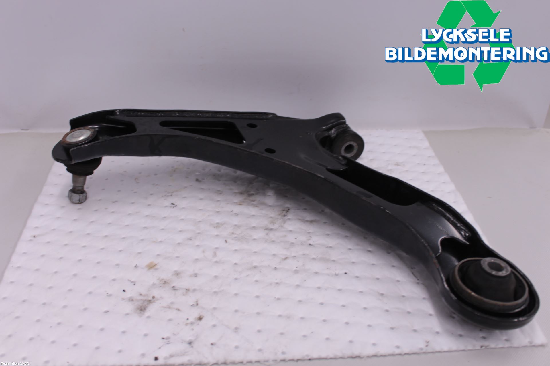 Suzuki GRAND VITARA II 06-14 Bärarm Fram Undre Hö