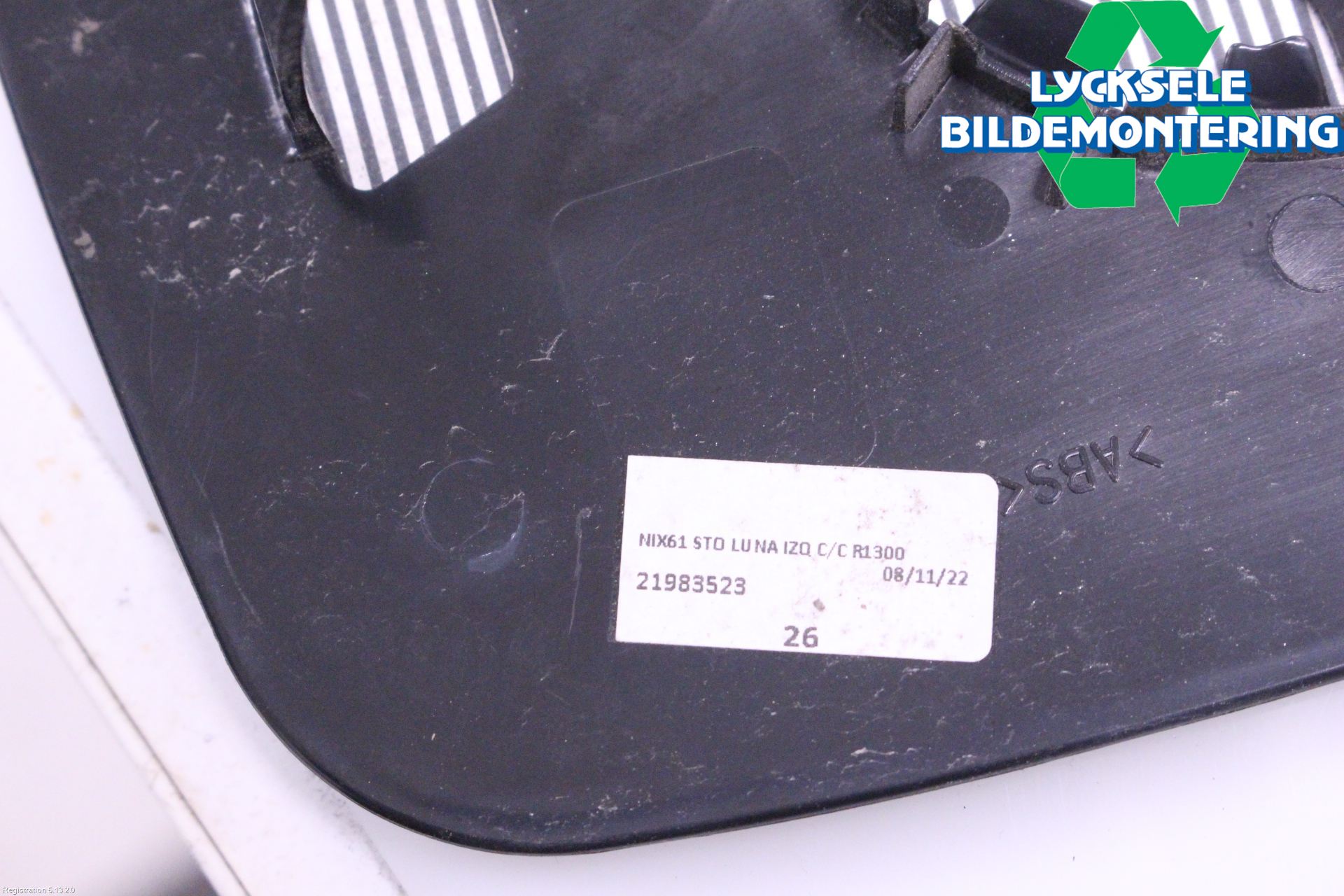 Nissan NAVARA 05-16 Spegelglas Vä