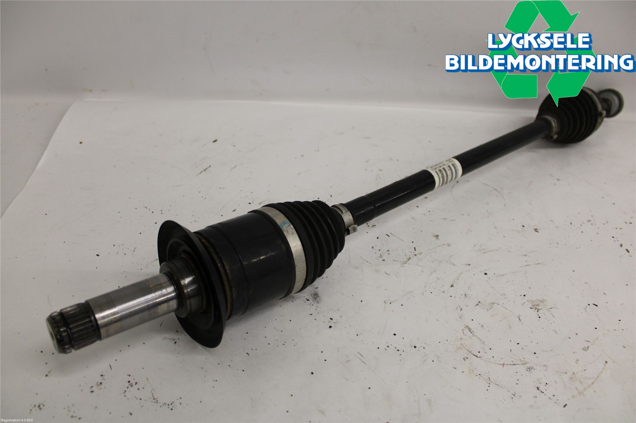 Mini COOPER CLUBMAN F54 16- Drivaxel Bak Höger