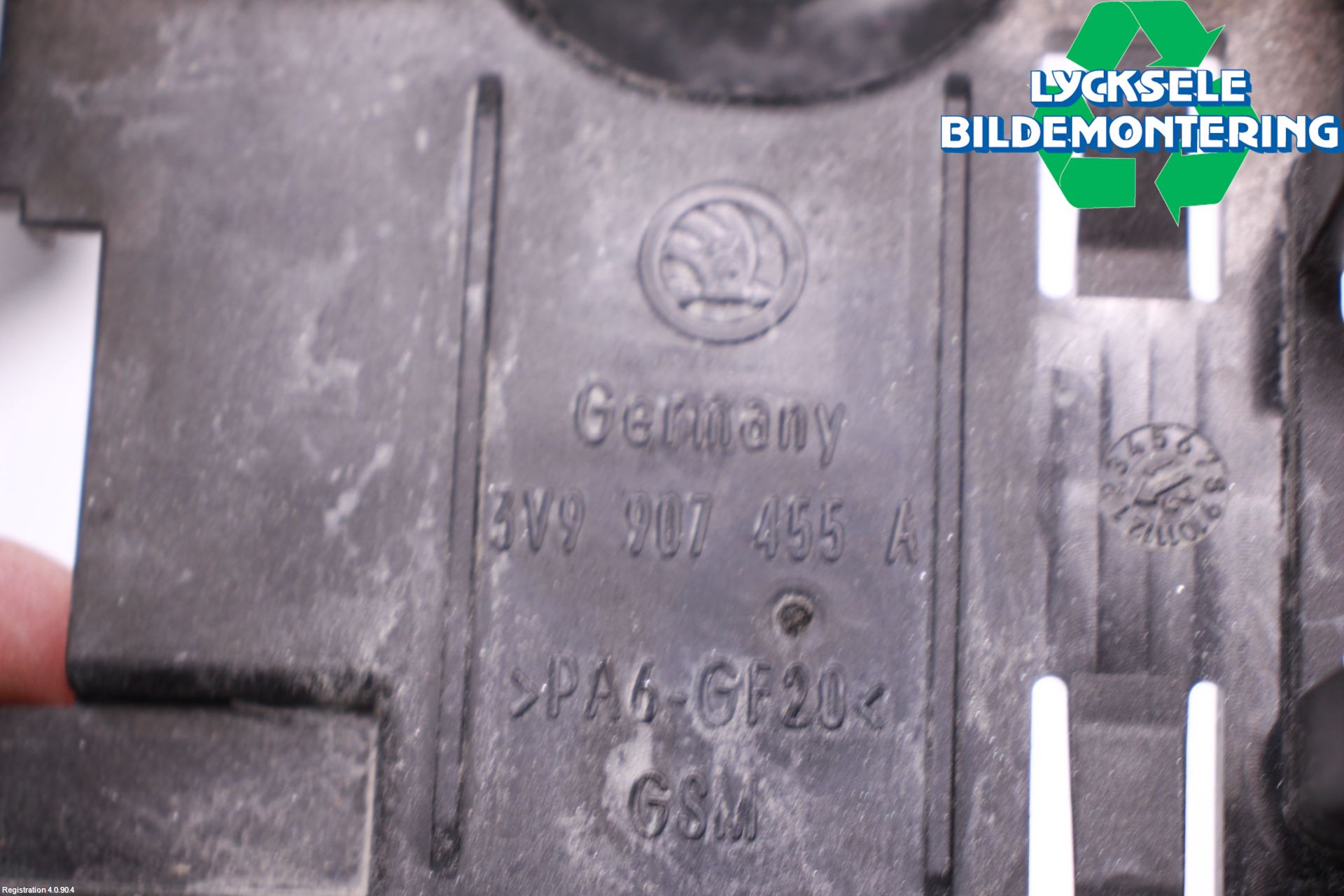 Skoda SUPERB 16-24 Stötfångardel Bak Vä