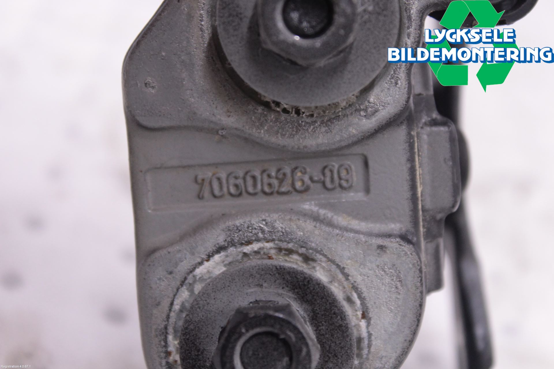 BMW X1 E84 10-15 Bakluckegångjärn Vä