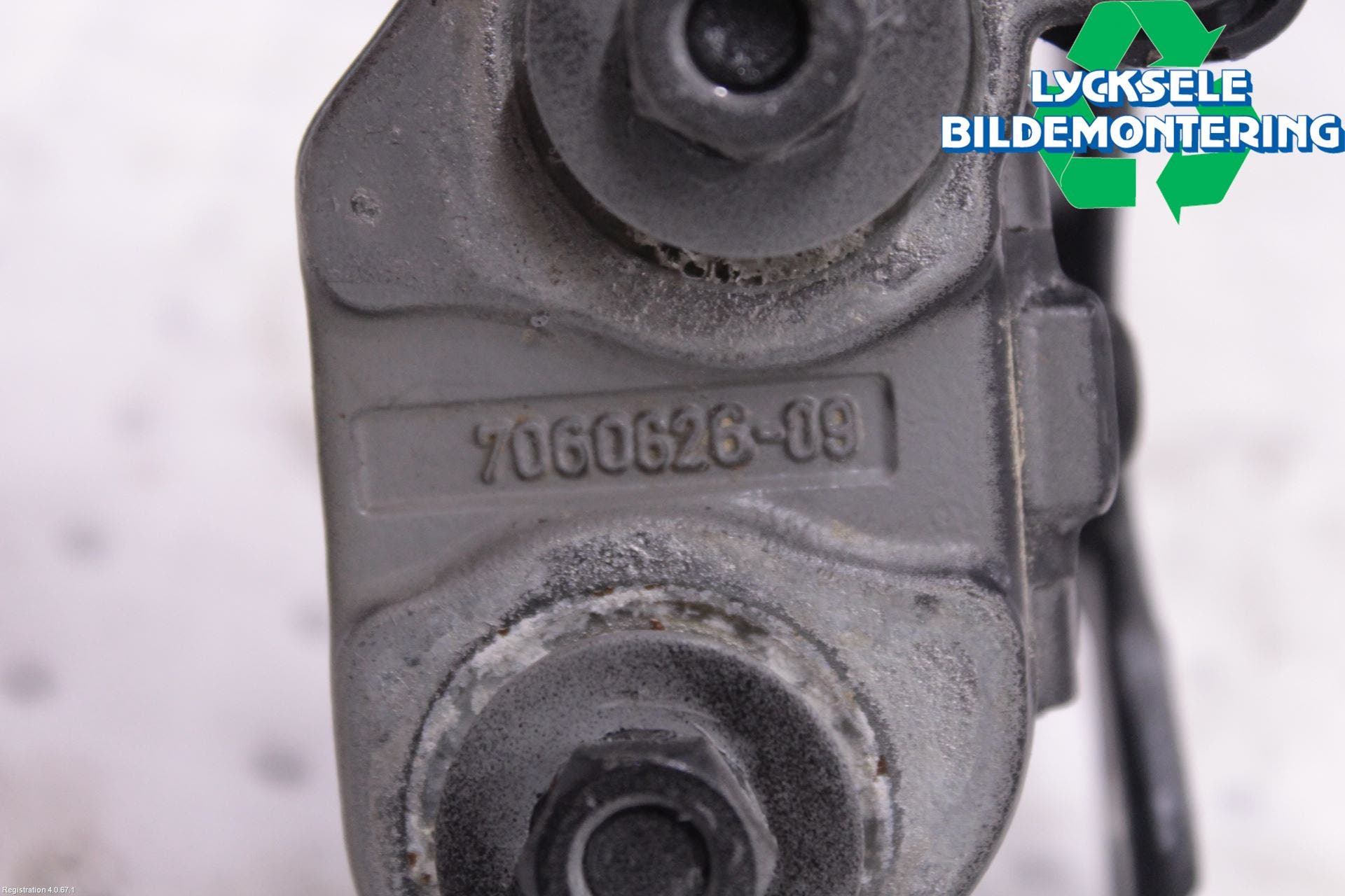 BMW X1 E84 10-15 Bakluckegångjärn Vä