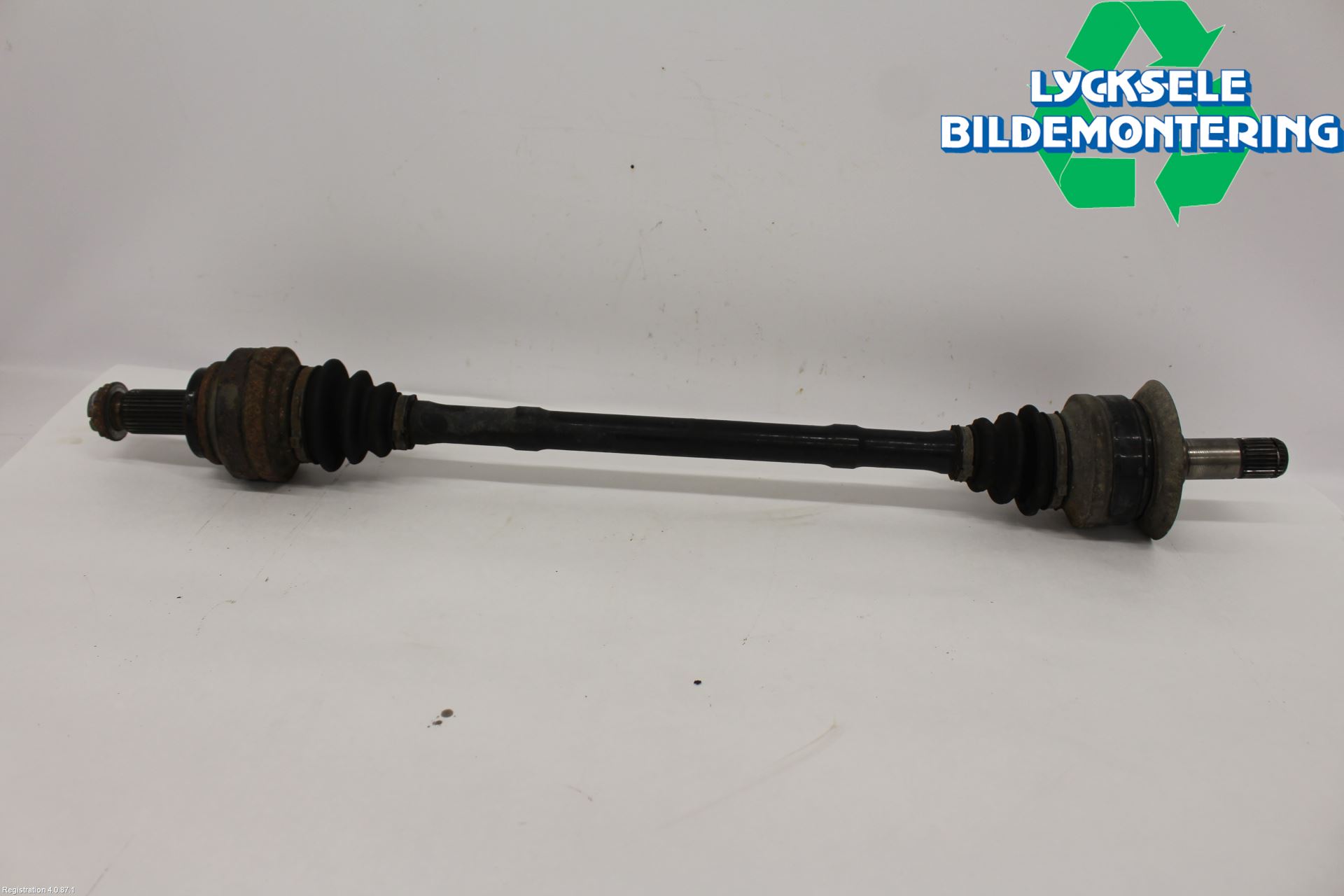 BMW X4 F26 14-18 Drivaxel Bak Höger