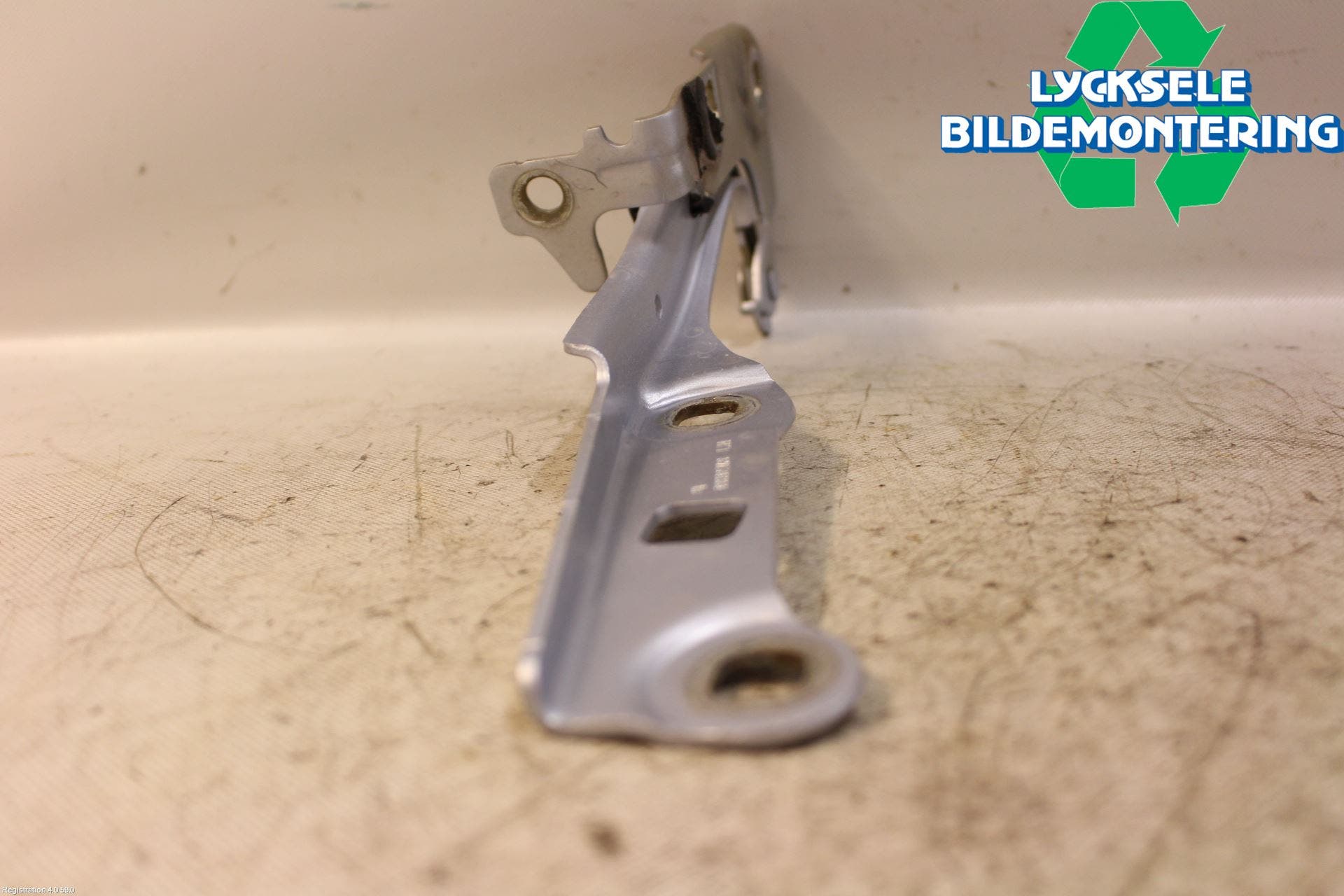 Opel ASTRA K 16-22 Huvgångjärn