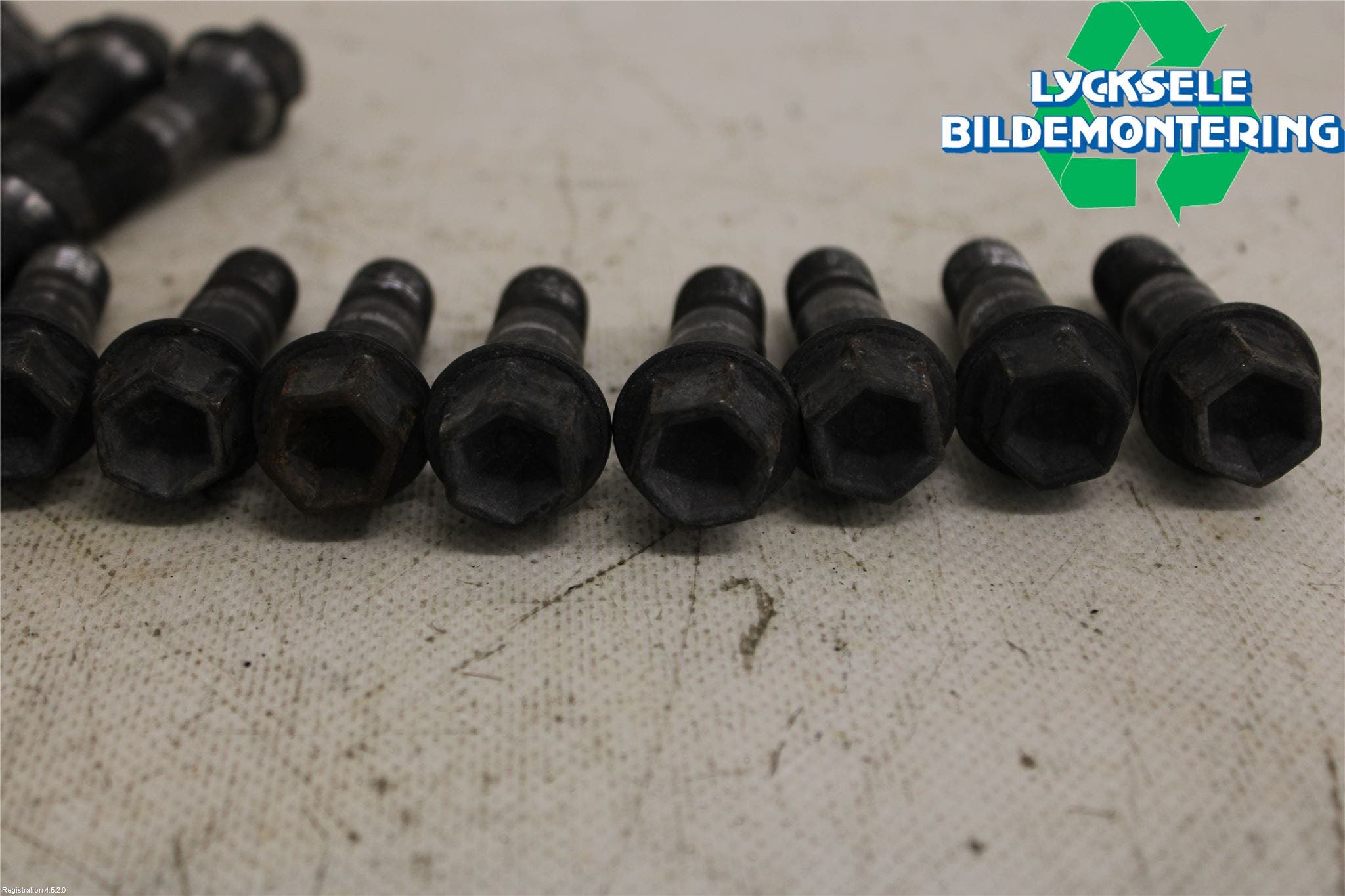 Mercedes-Benz MB S-KLASS (W222) 13-20 Hjulmutter-Bult-Sats