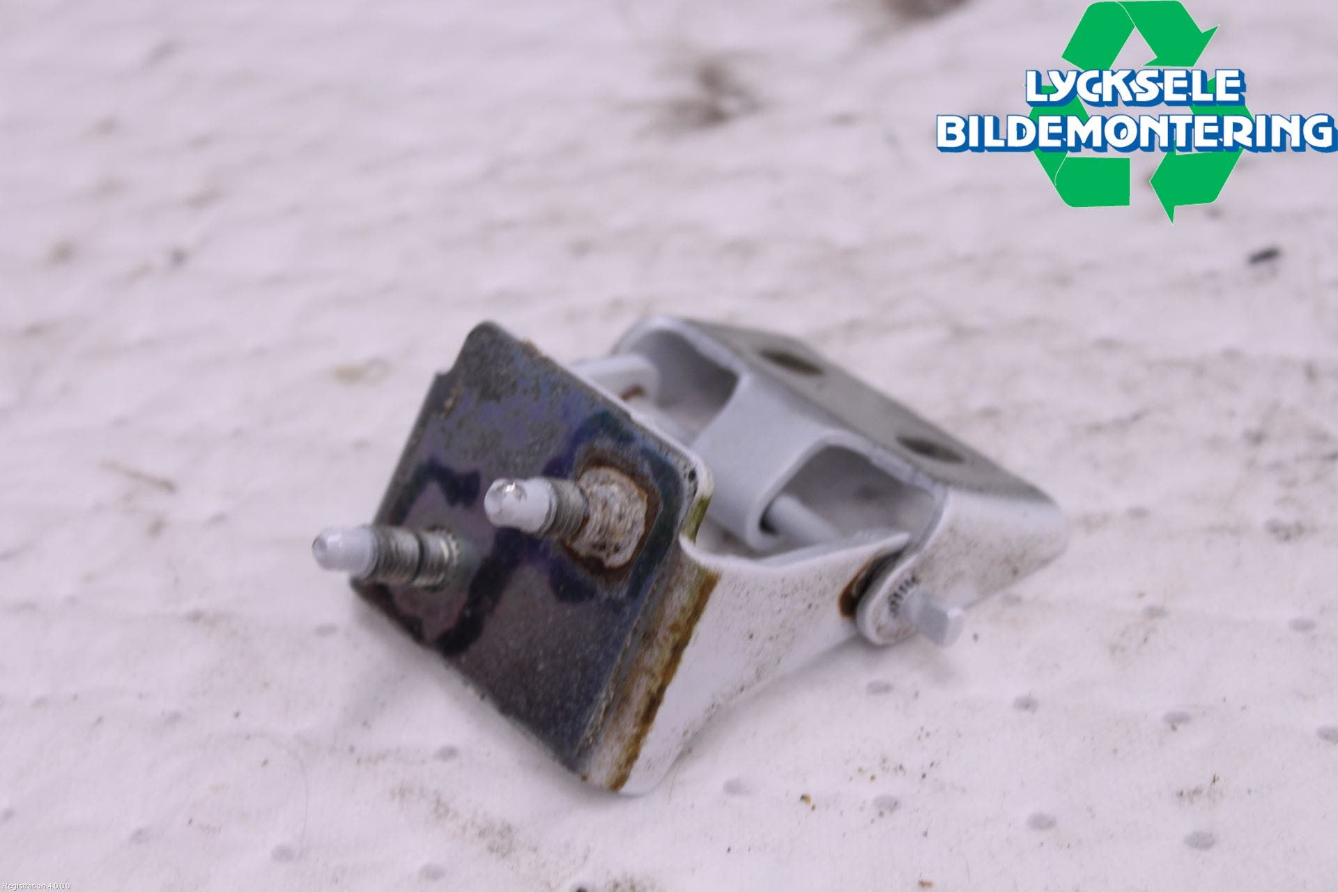 Ford FOCUS 19- Bakluckegångjärn Hö