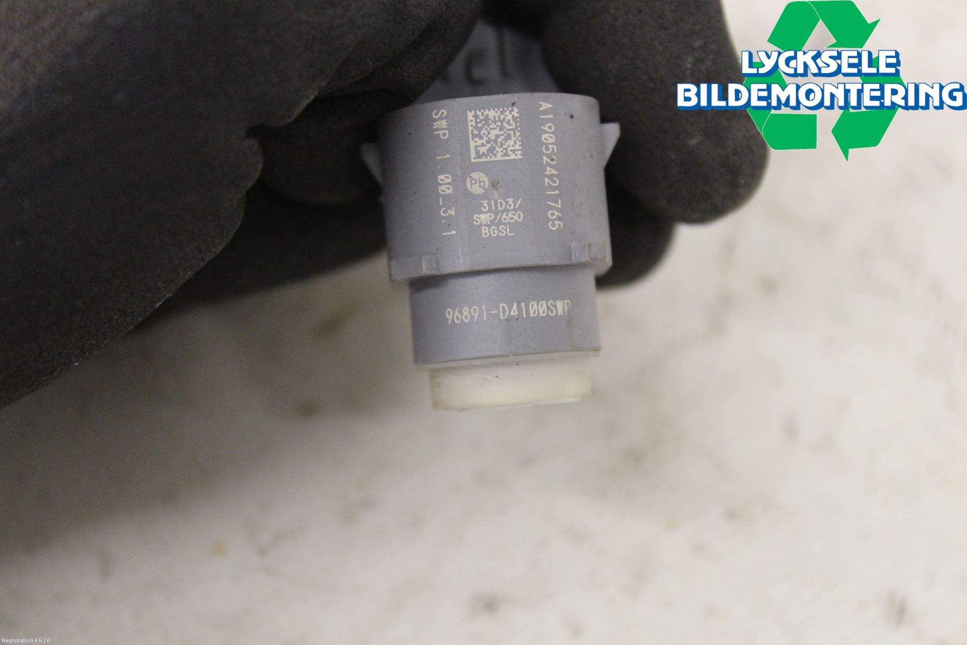 Kia OPTIMA 16-20 Parkeringshjälp Frontsensor