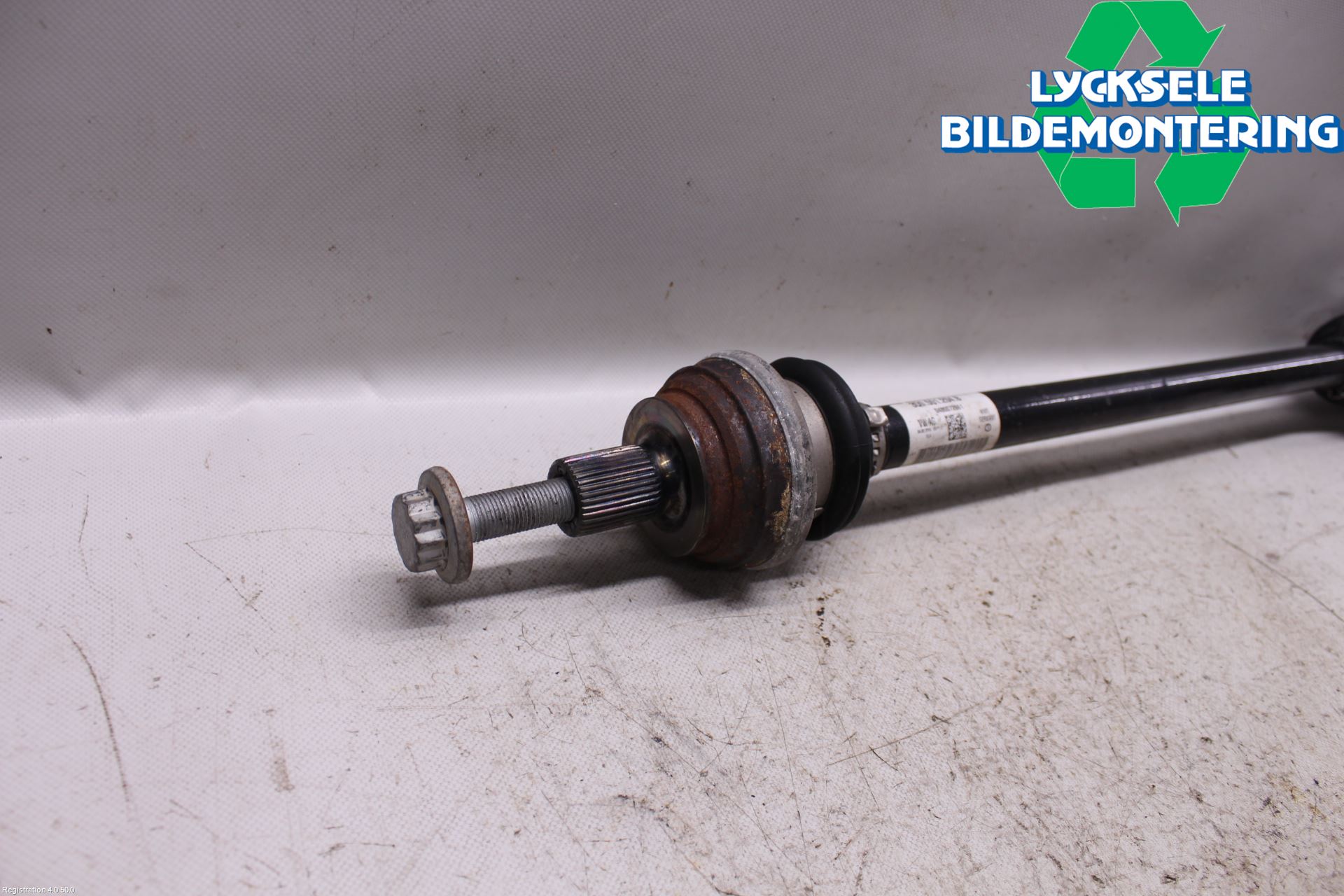 Skoda SUPERB 16-24 Drivaxel Bak Höger