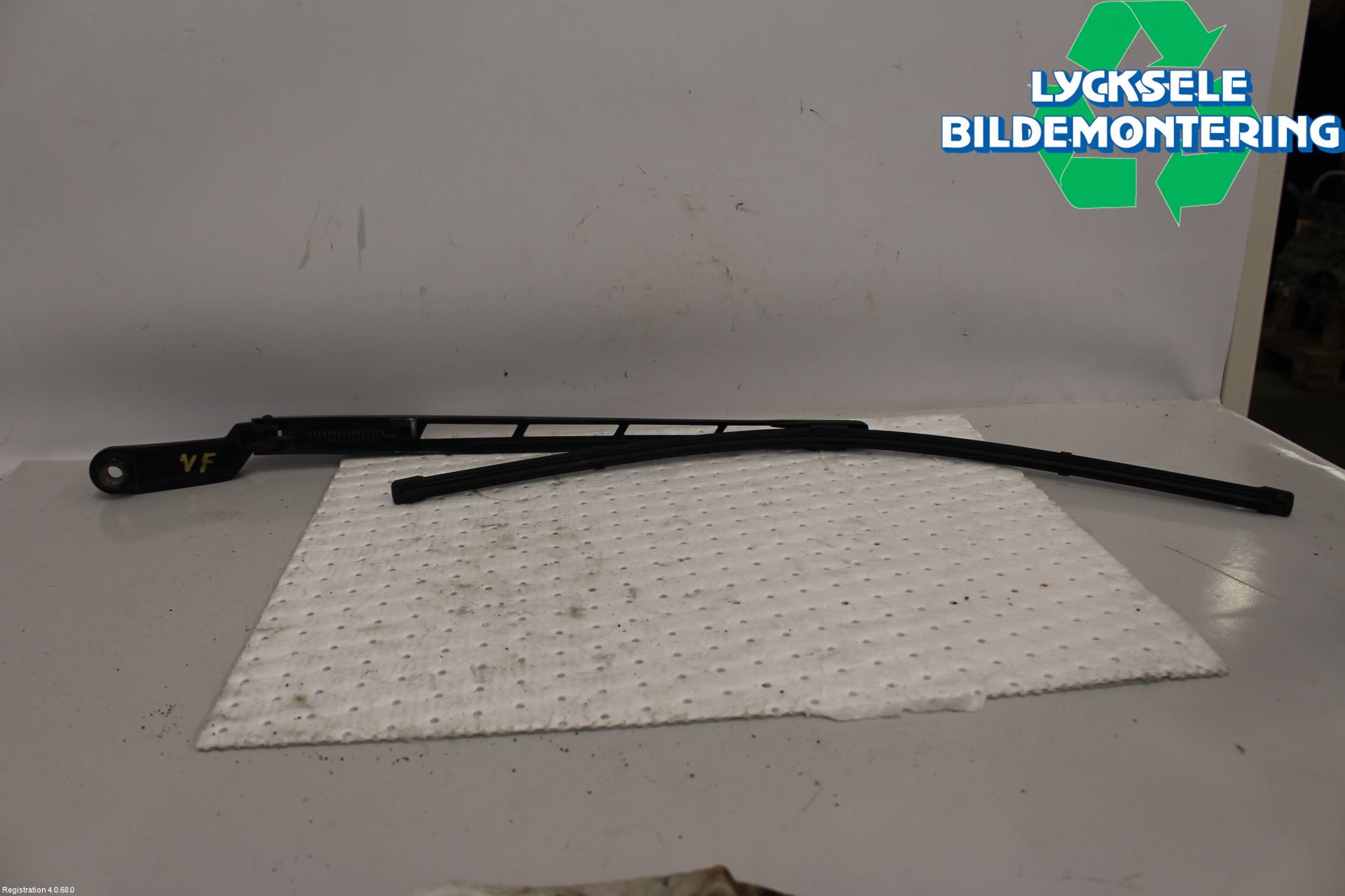 Audi Q7/SQ7 Torkararm Armar Vindruta