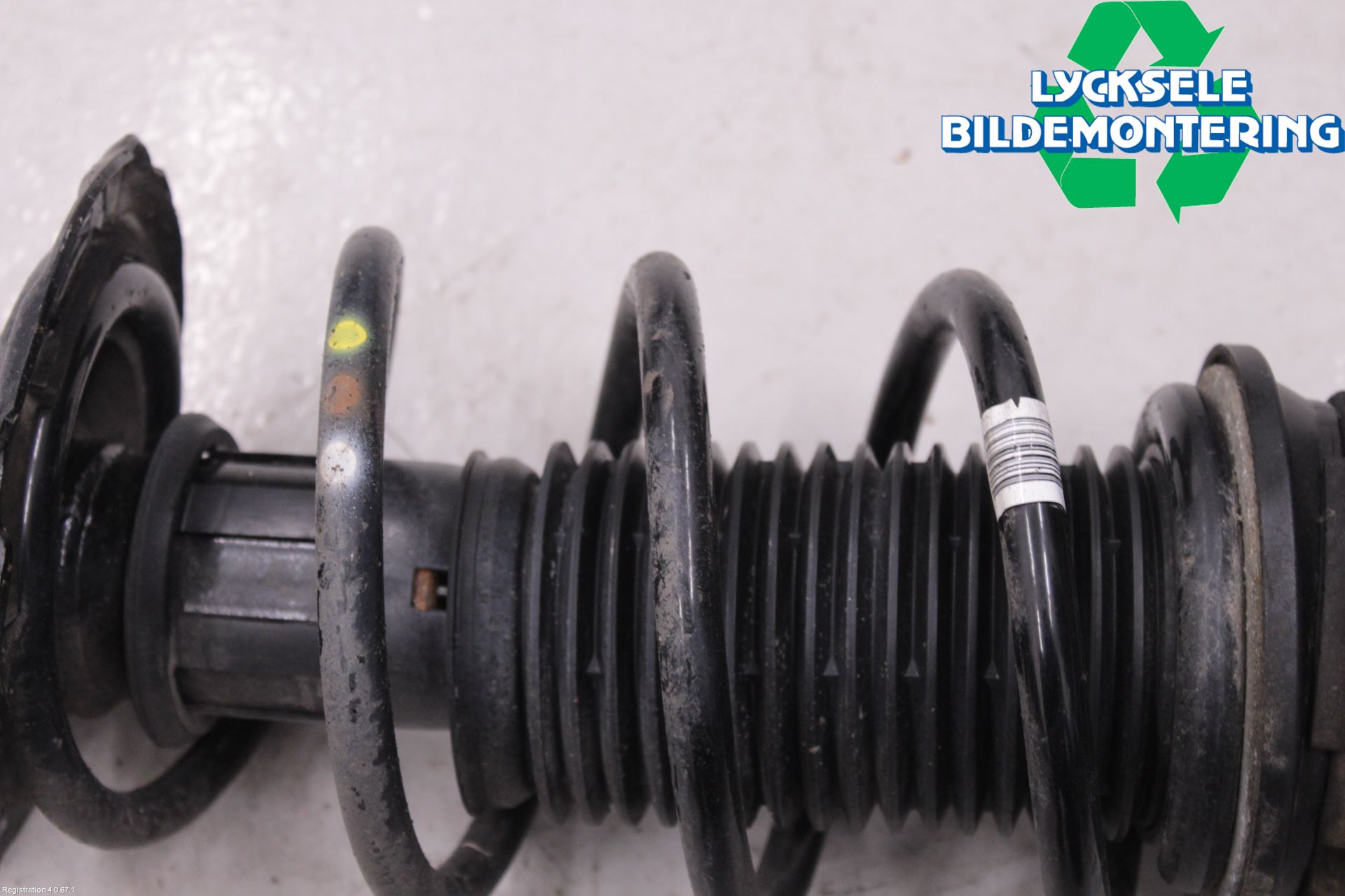 Seat ATECA 16->> Fjäderben Fram Höger