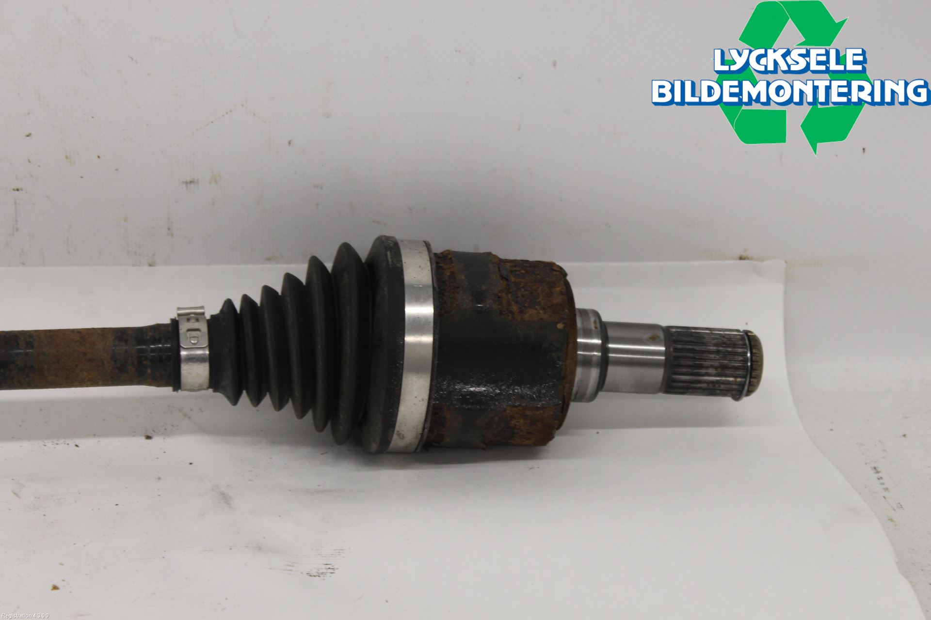 Kia SPORTAGE (QL) 16-21 Drivaxel Bak Höger