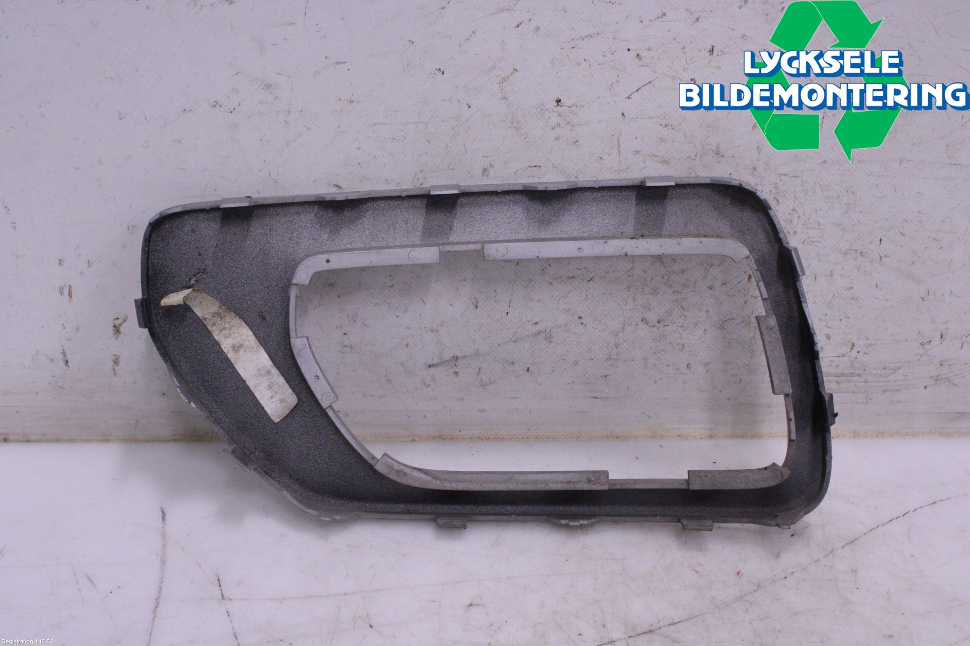 Volvo XC70 08-13 Dimljussarg Fram
