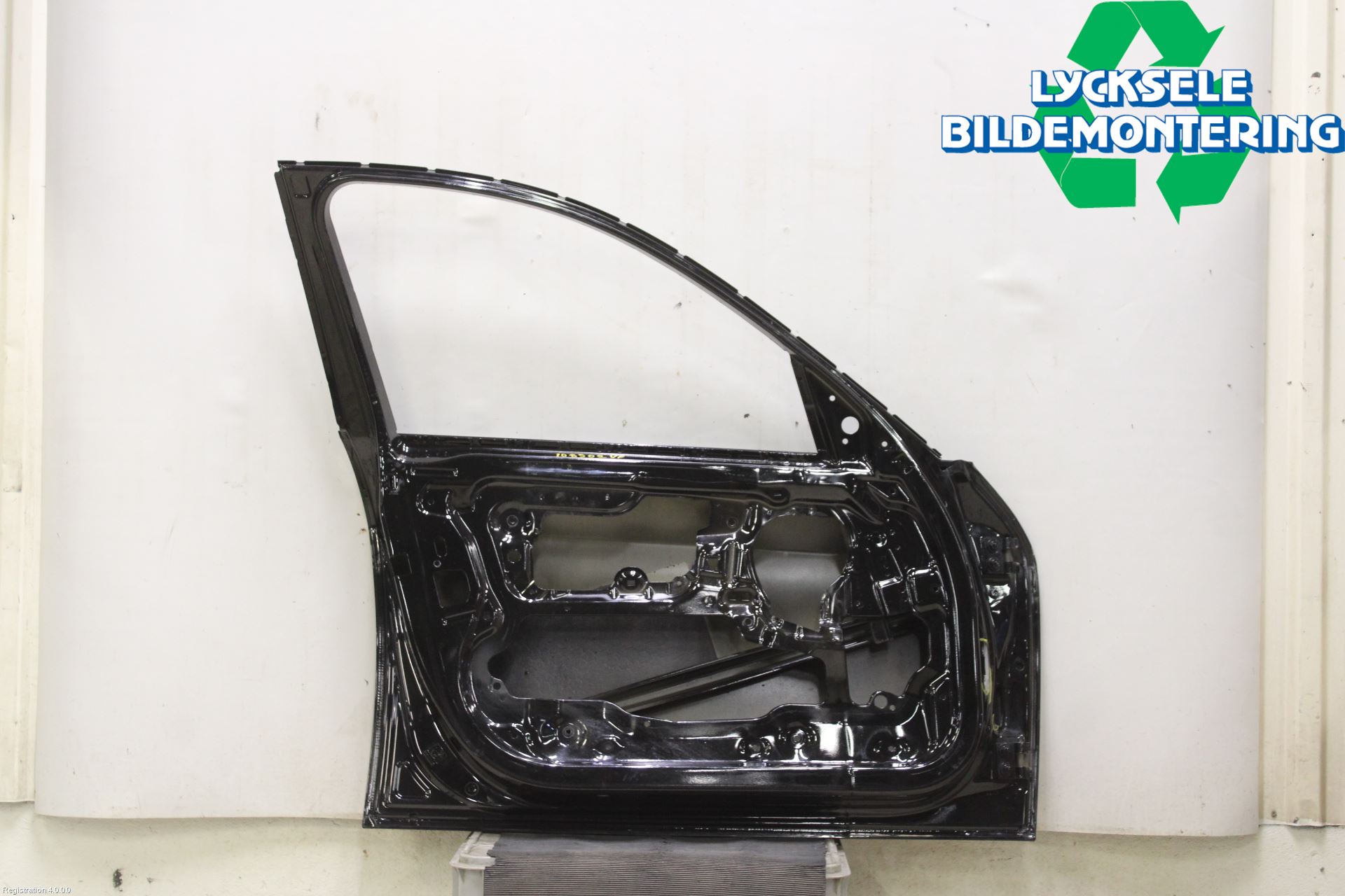 BMW 3 E90/91 SED/TOU 05-12 Dörr Fram Vänster