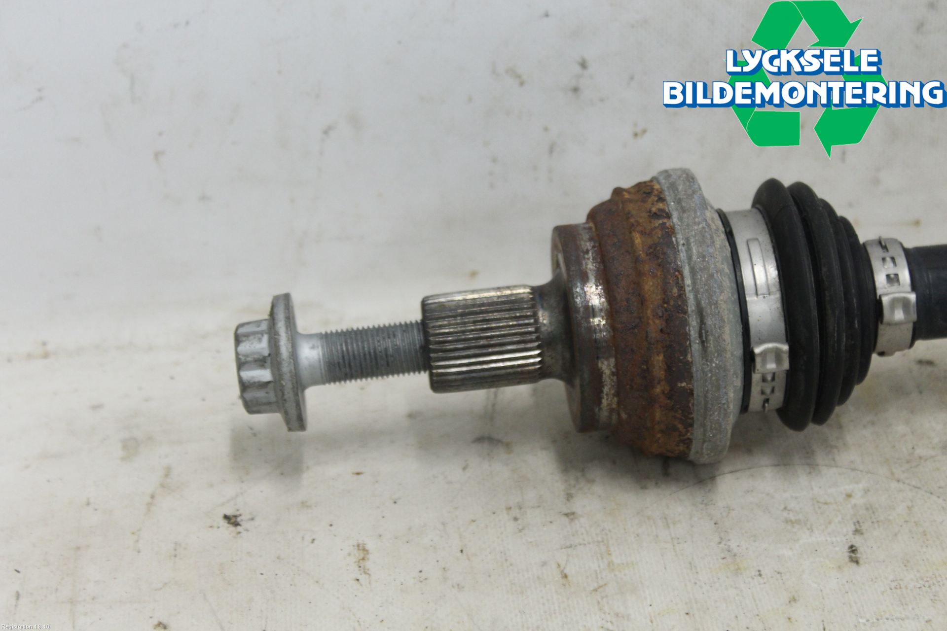 Volkswagen VW T-ROC 18- Drivaxel Bak Vänster