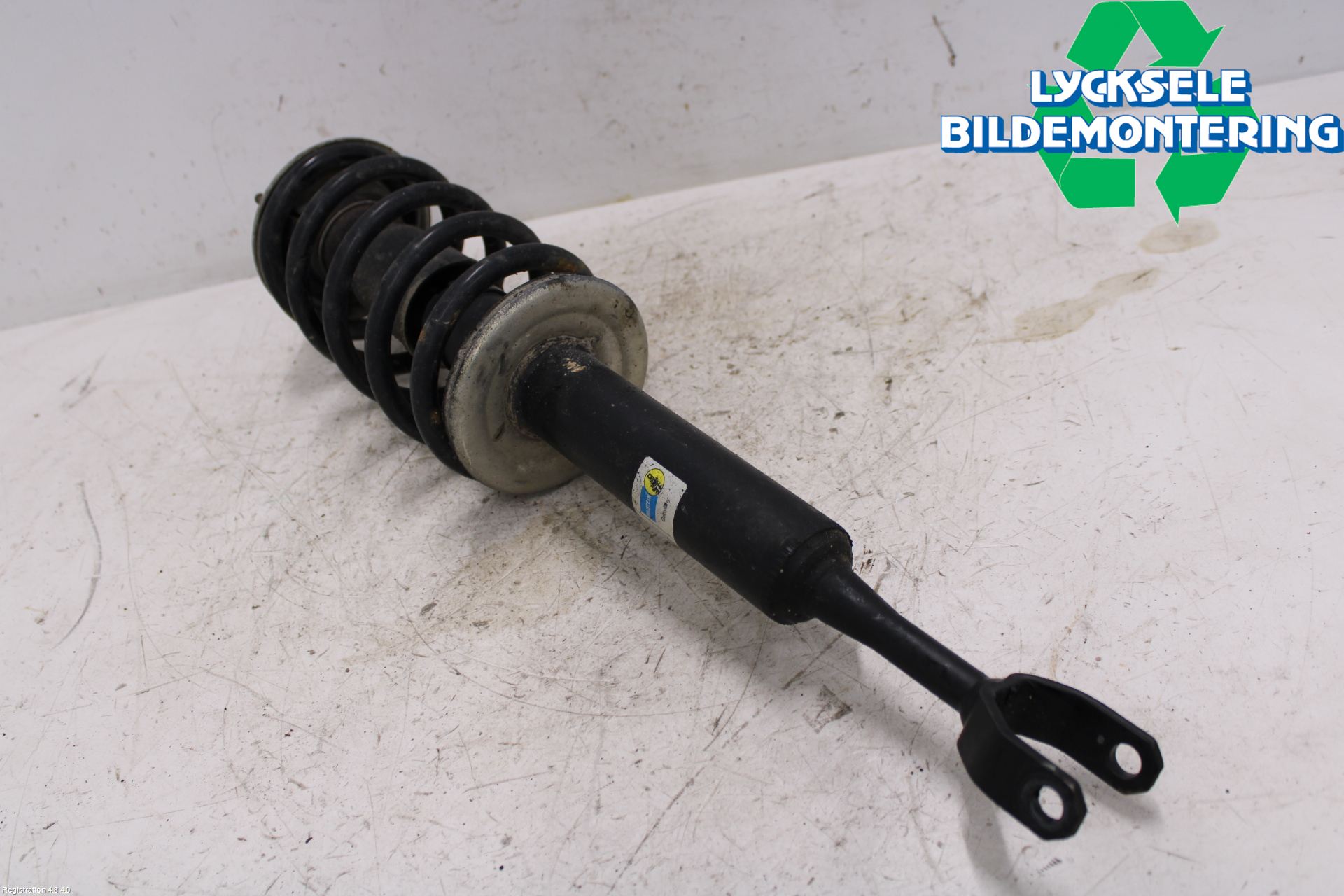 Volkswagen VW PASSAT 01-05 Fjäderben Fram Vänster
