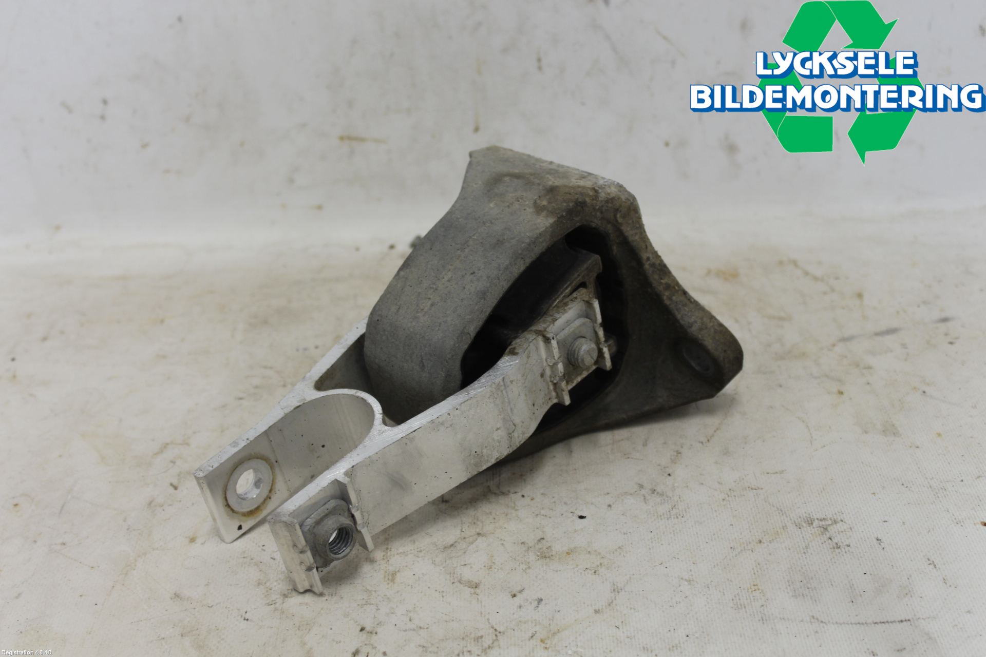 Volvo V90 17->> Motorfäste