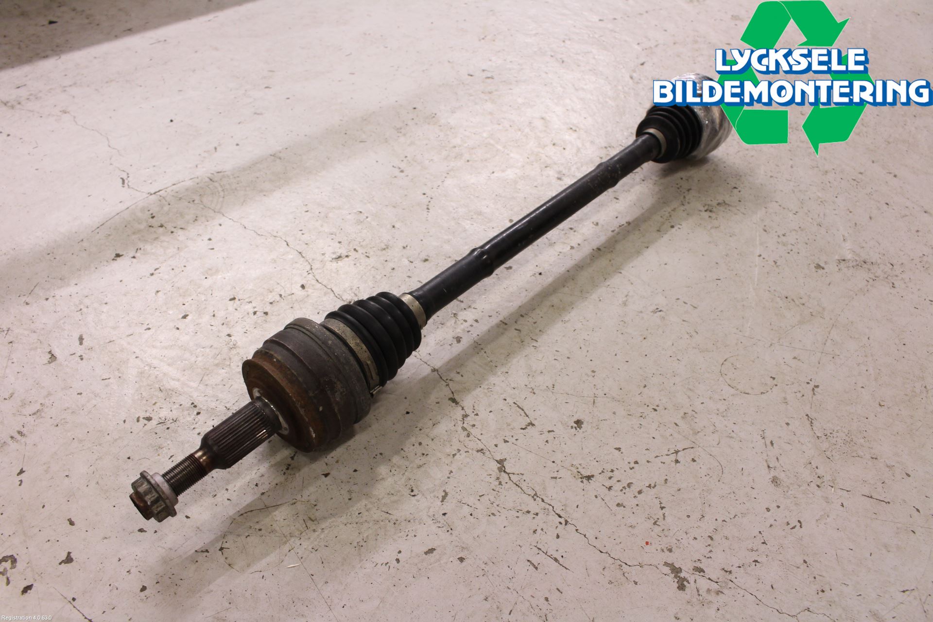 Volkswagen VW TRANSP/CARAVELLE (T5) 04-15 Drivaxel Bak Höger