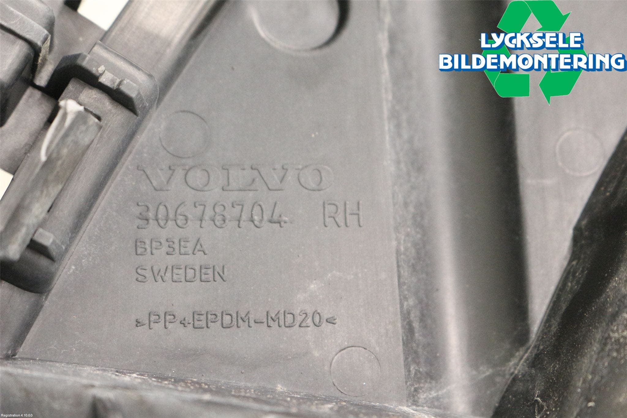 Volvo XC70 08-13 Stötfångarfäste Bak Hö