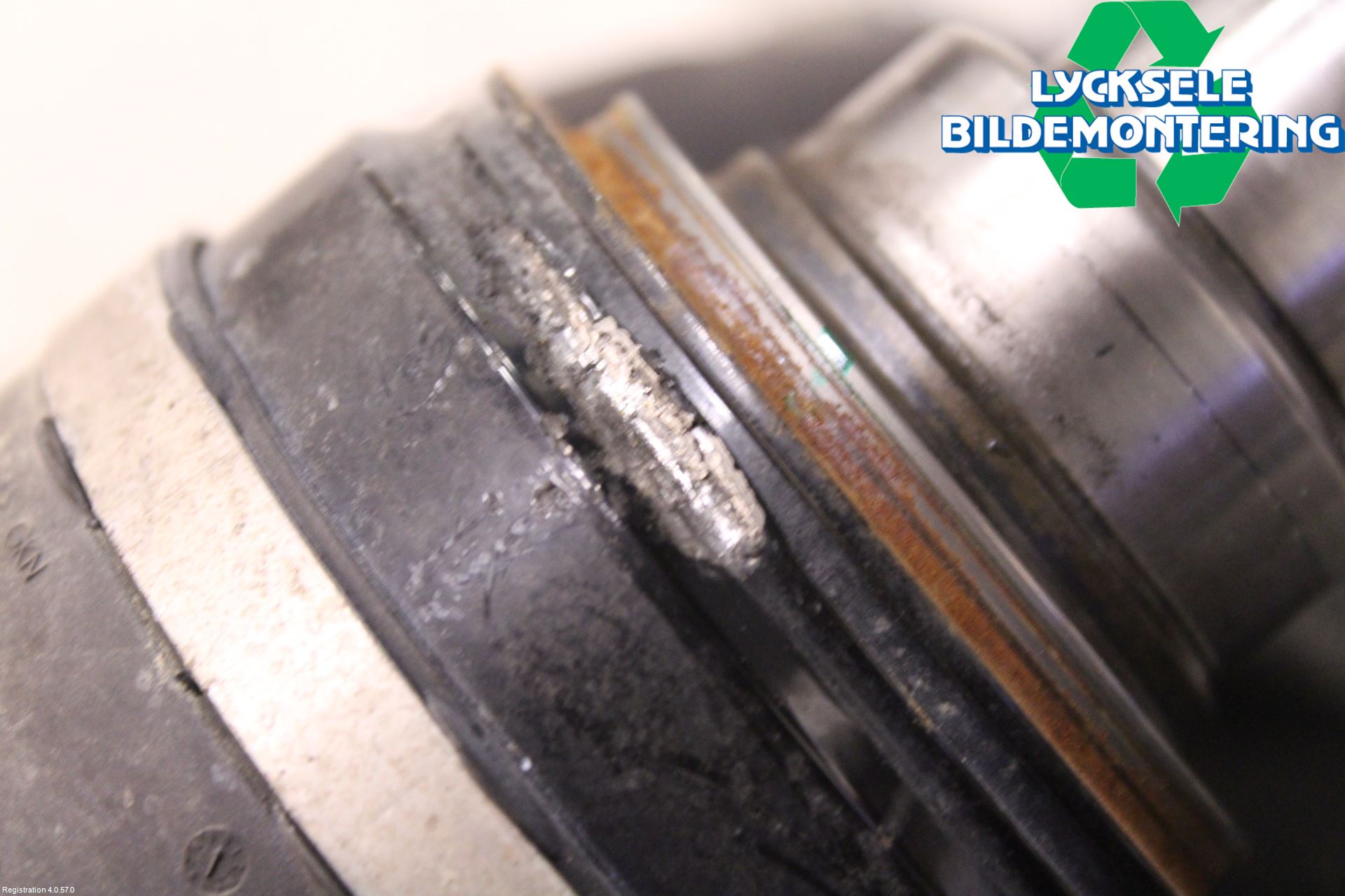 BMW 5 G30/G31/F90 17-23 Drivaxel Bak Vänster