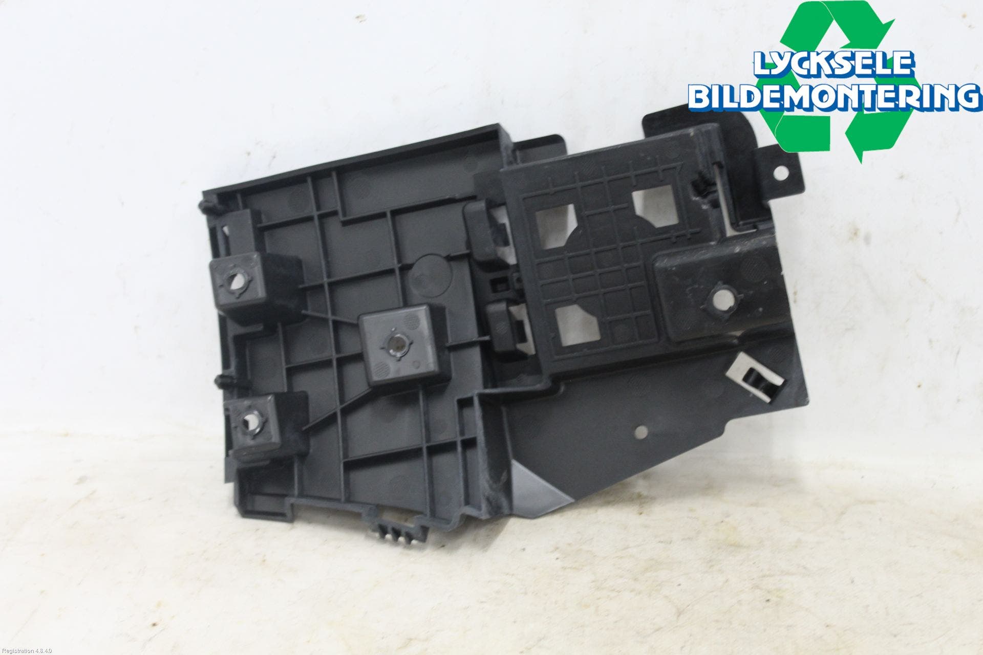 Volvo V60 14-18 Stötfångarfäste Bak Vä