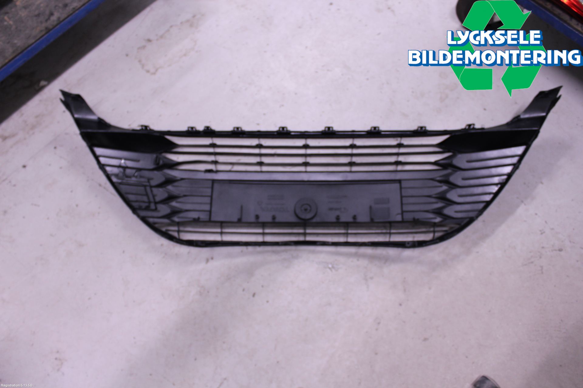 Toyota YARIS XP130 15-20 Grill Komp