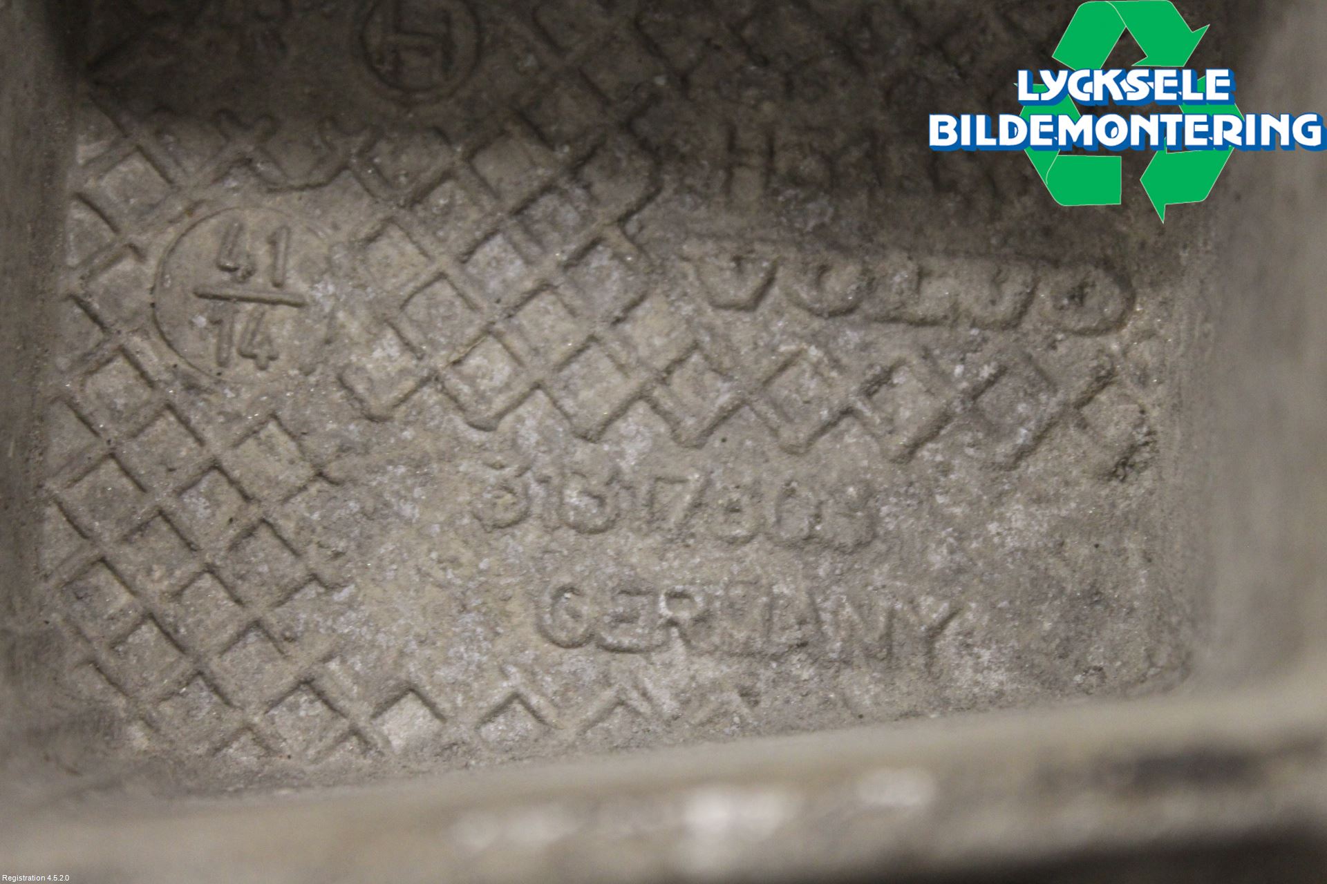 Volvo XC70 14-16 Bärarm Bak Höger