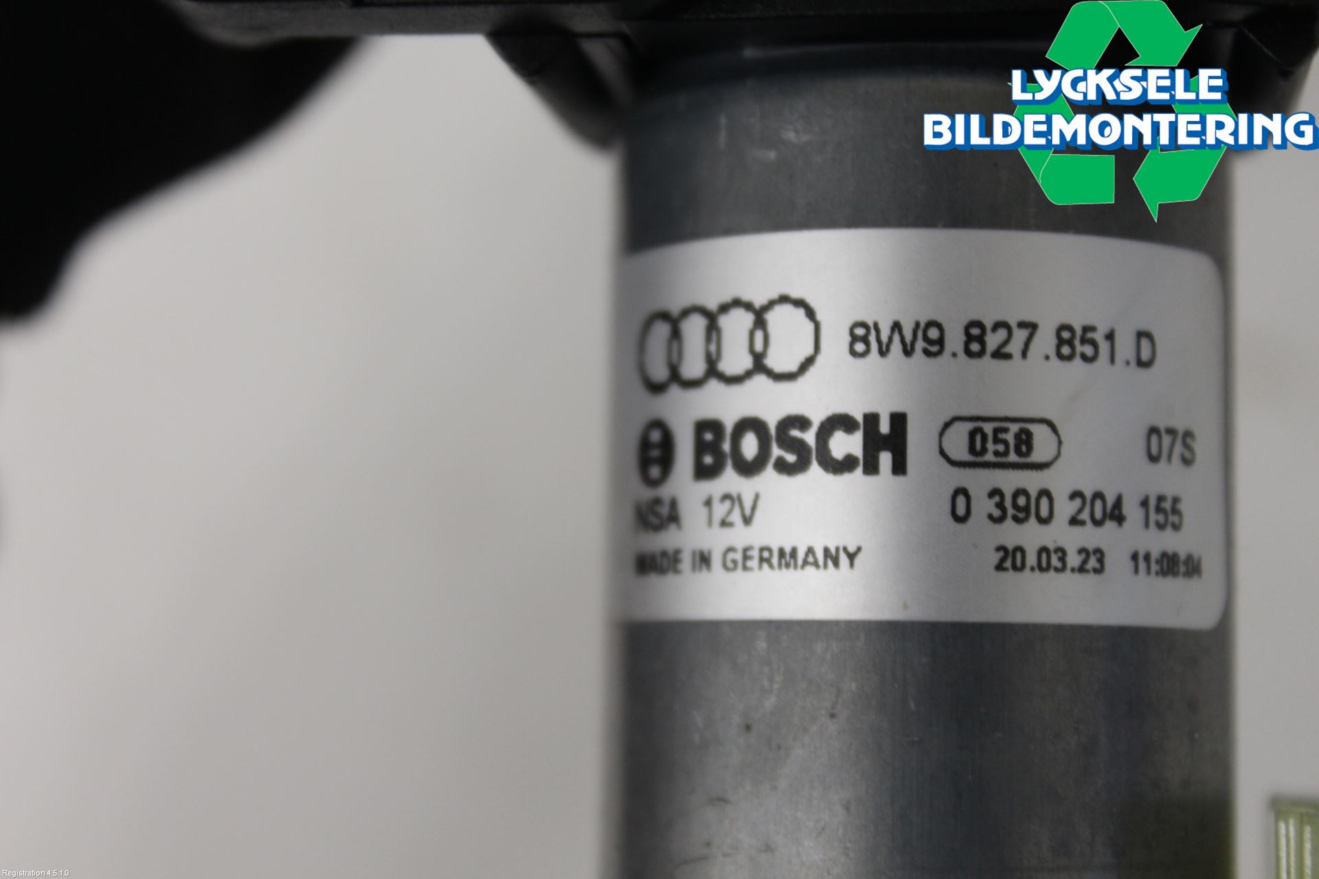 Audi A4/S4 B9 20- Bakluckeöppnare Automatisk