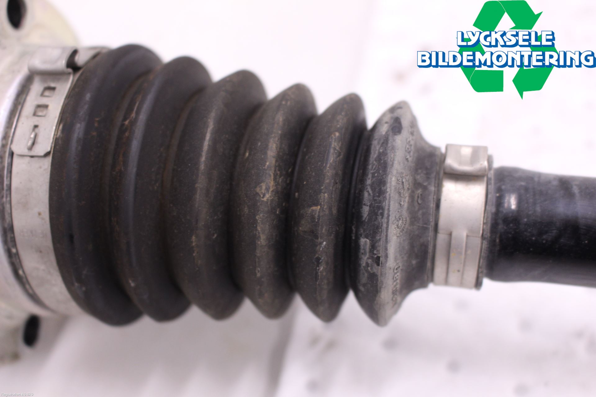 Volkswagen VW CADDY 16-20 Drivaxel Fram Höger