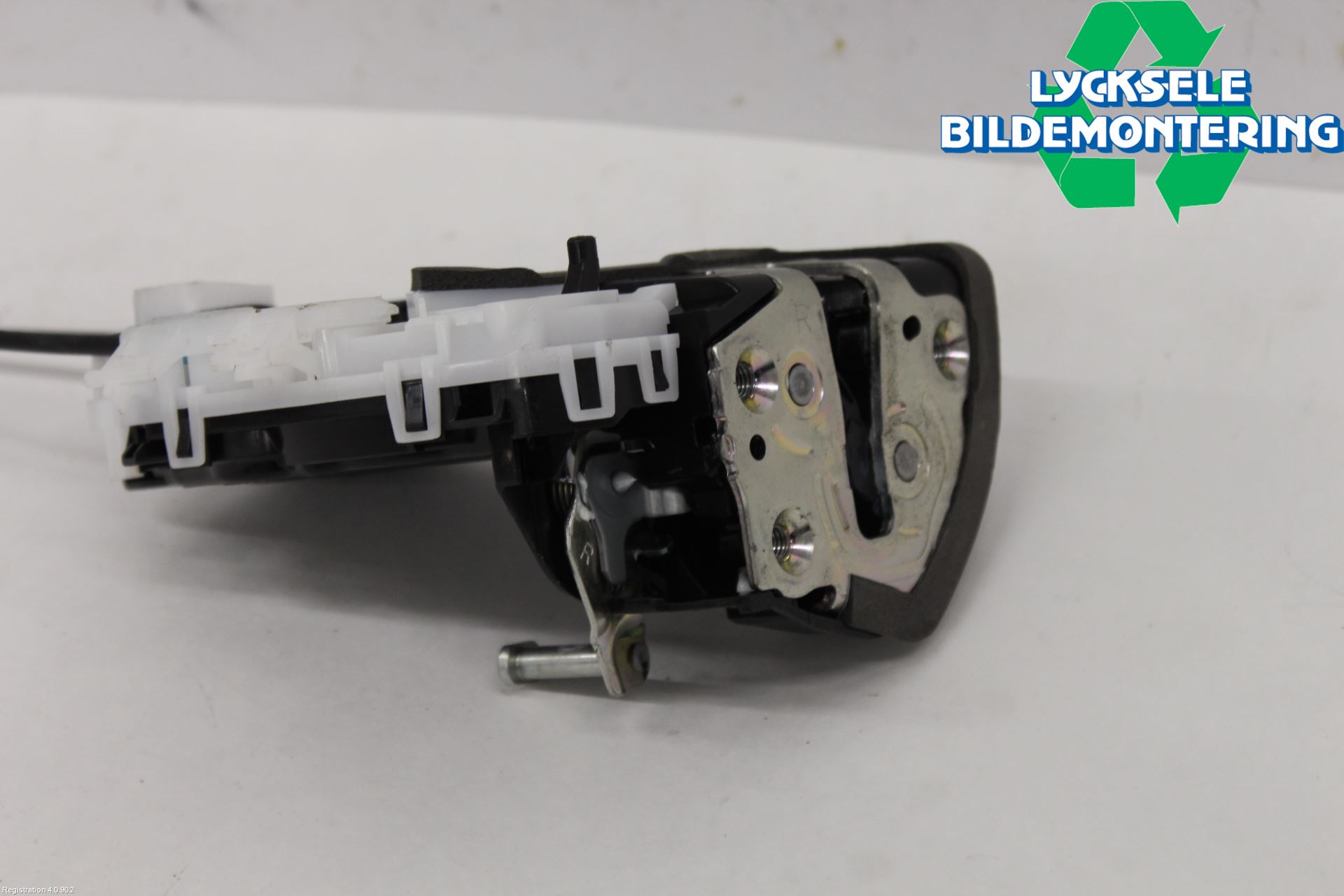 Toyota YARIS CROSS XP21 21- Låskista-Dörrlås