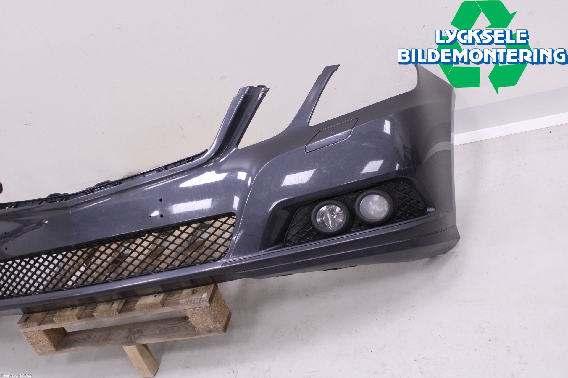 Mercedes-Benz MB E-KLASS (W212) 09-16 Stötfångarbeklädnad Fram