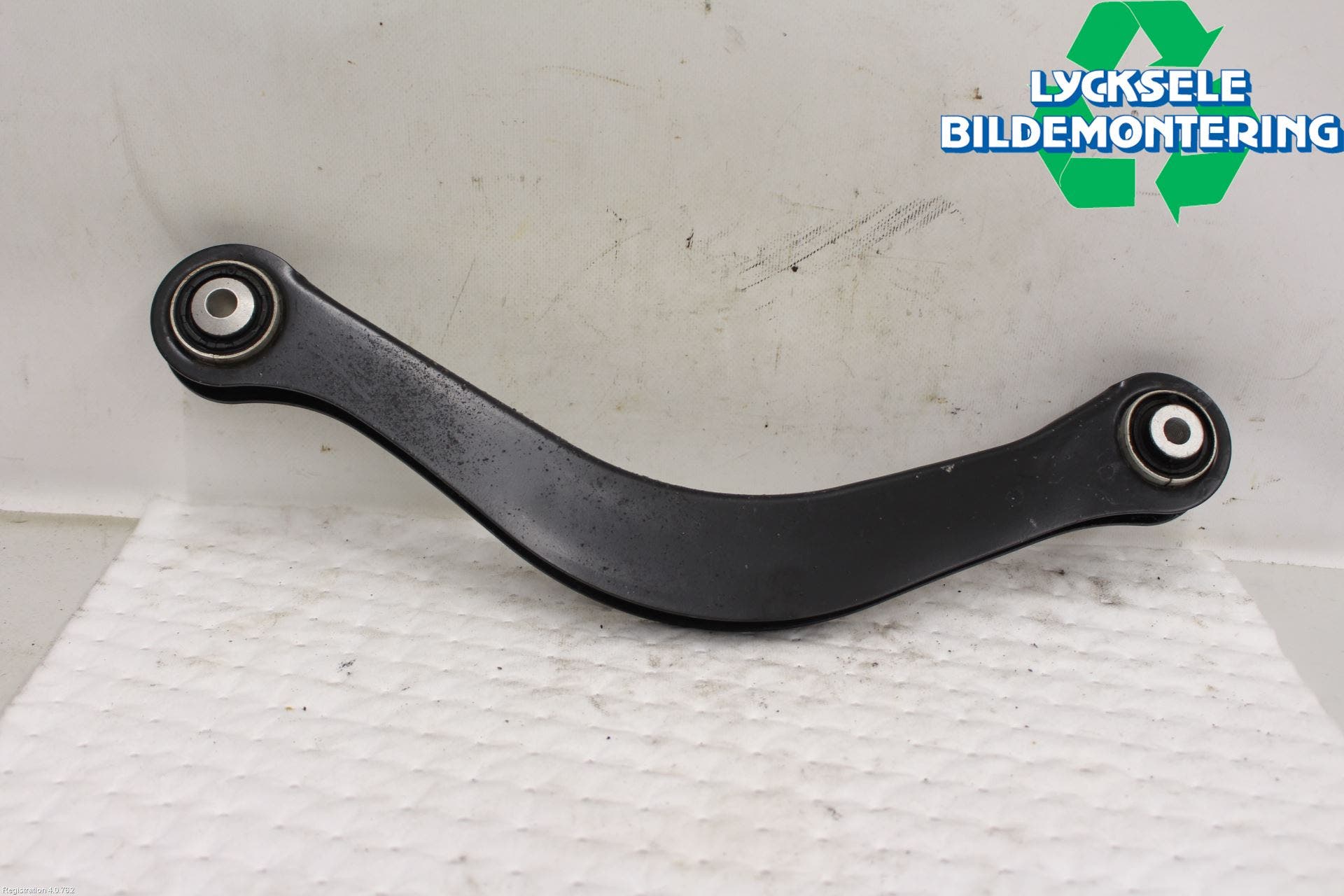 Audi A4/S4 B9 20- Bärarm Bak Höger