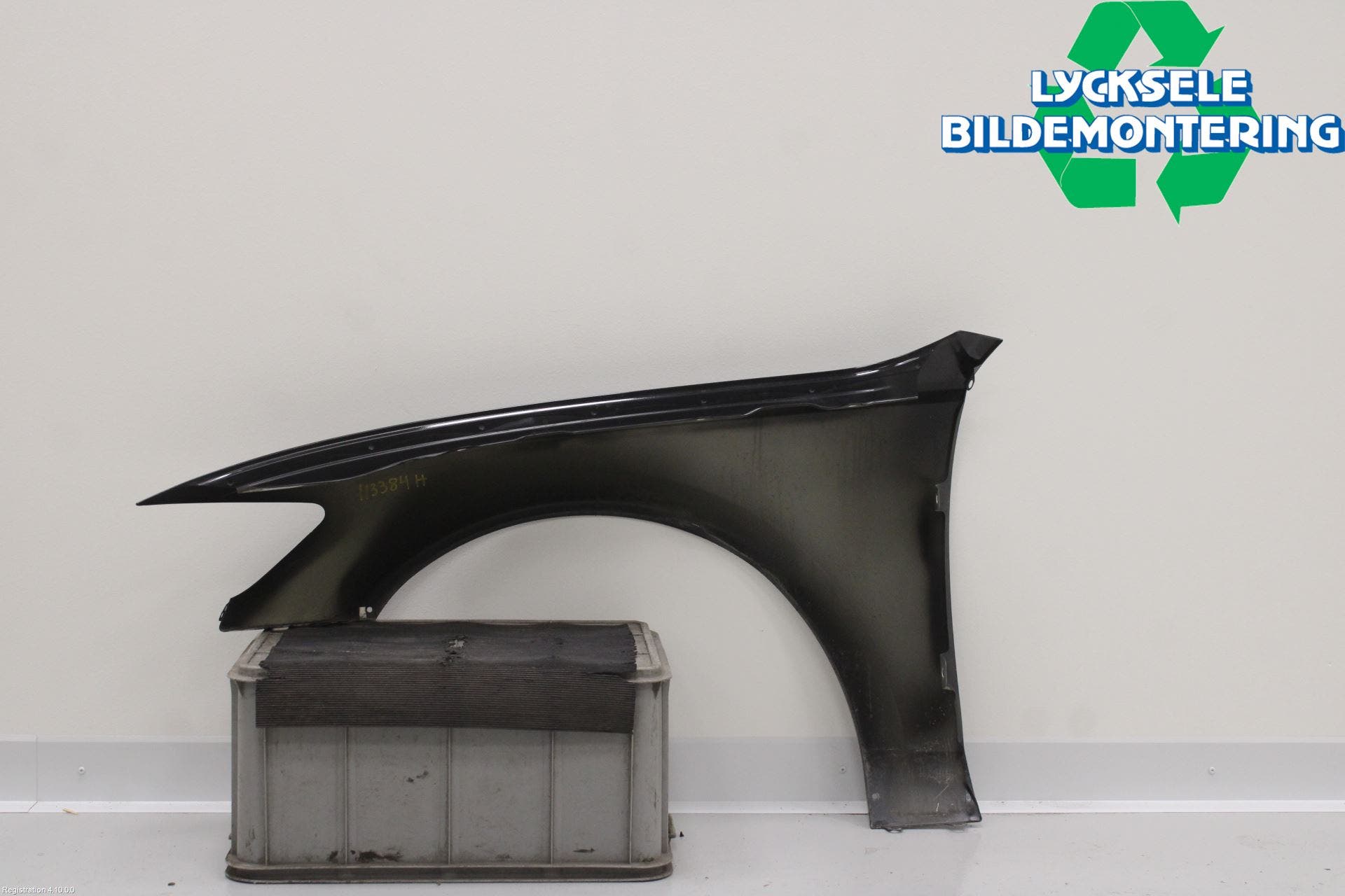 Audi A6 ALLROAD 12-18 Skärm Fram Höger