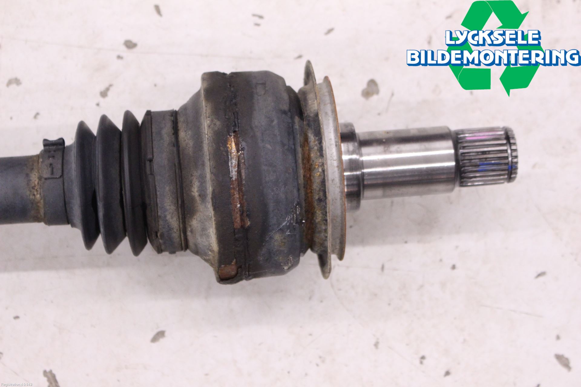 Mercedes-Benz MB CLS (C218/X218) 11-17 Drivaxel Bak Höger