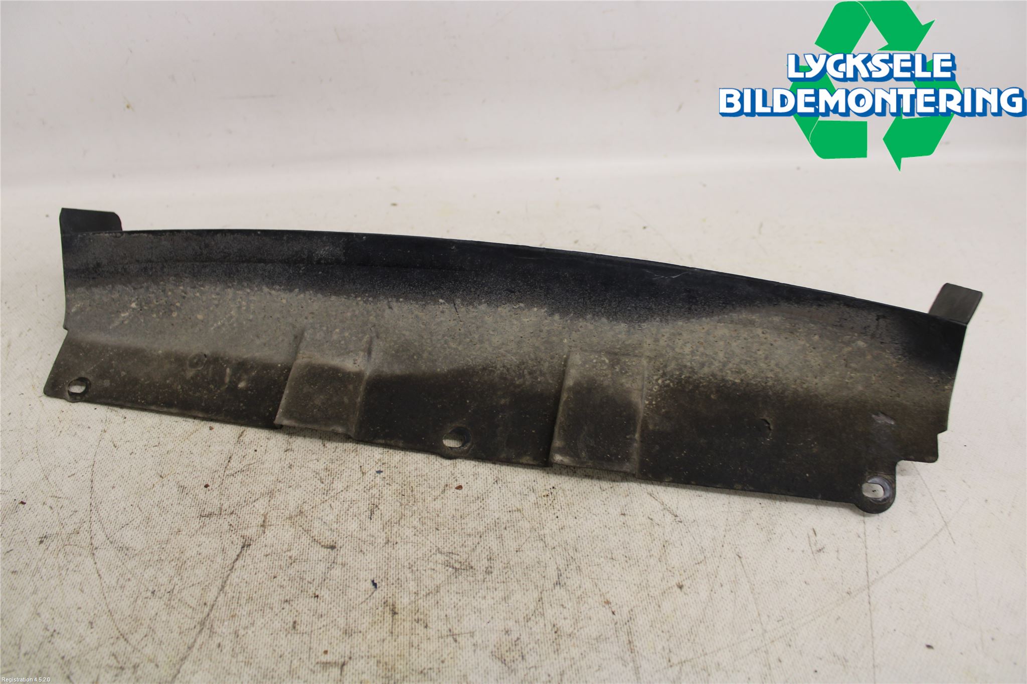 Volvo 940 91-98 Kylarfäste-Ram-Balk