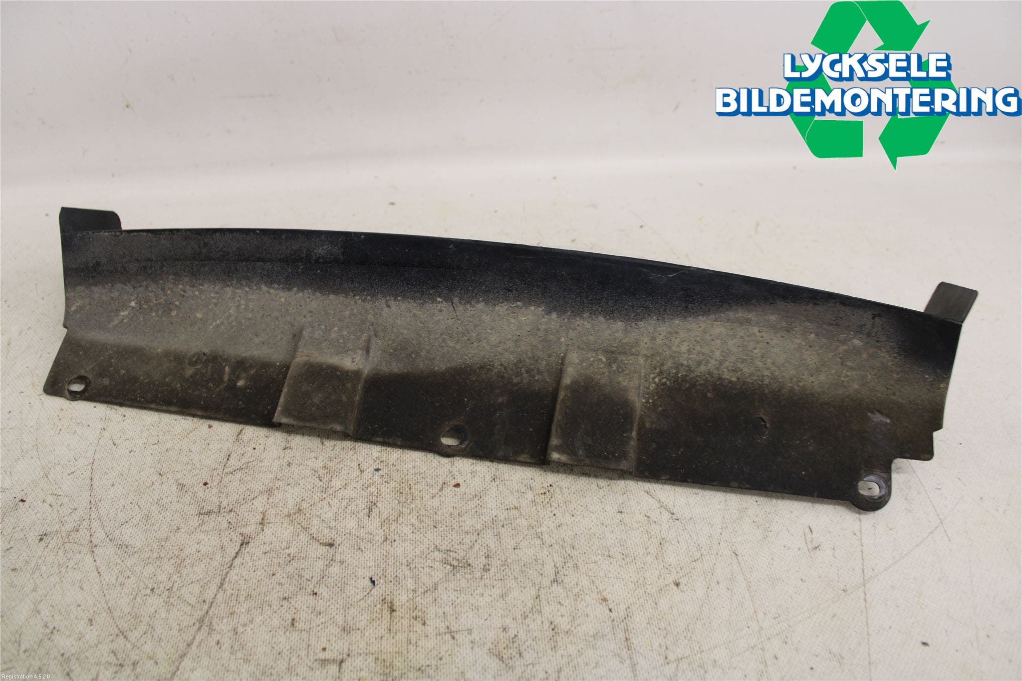 Volvo 940 91-98 Kylarfäste-Ram-Balk