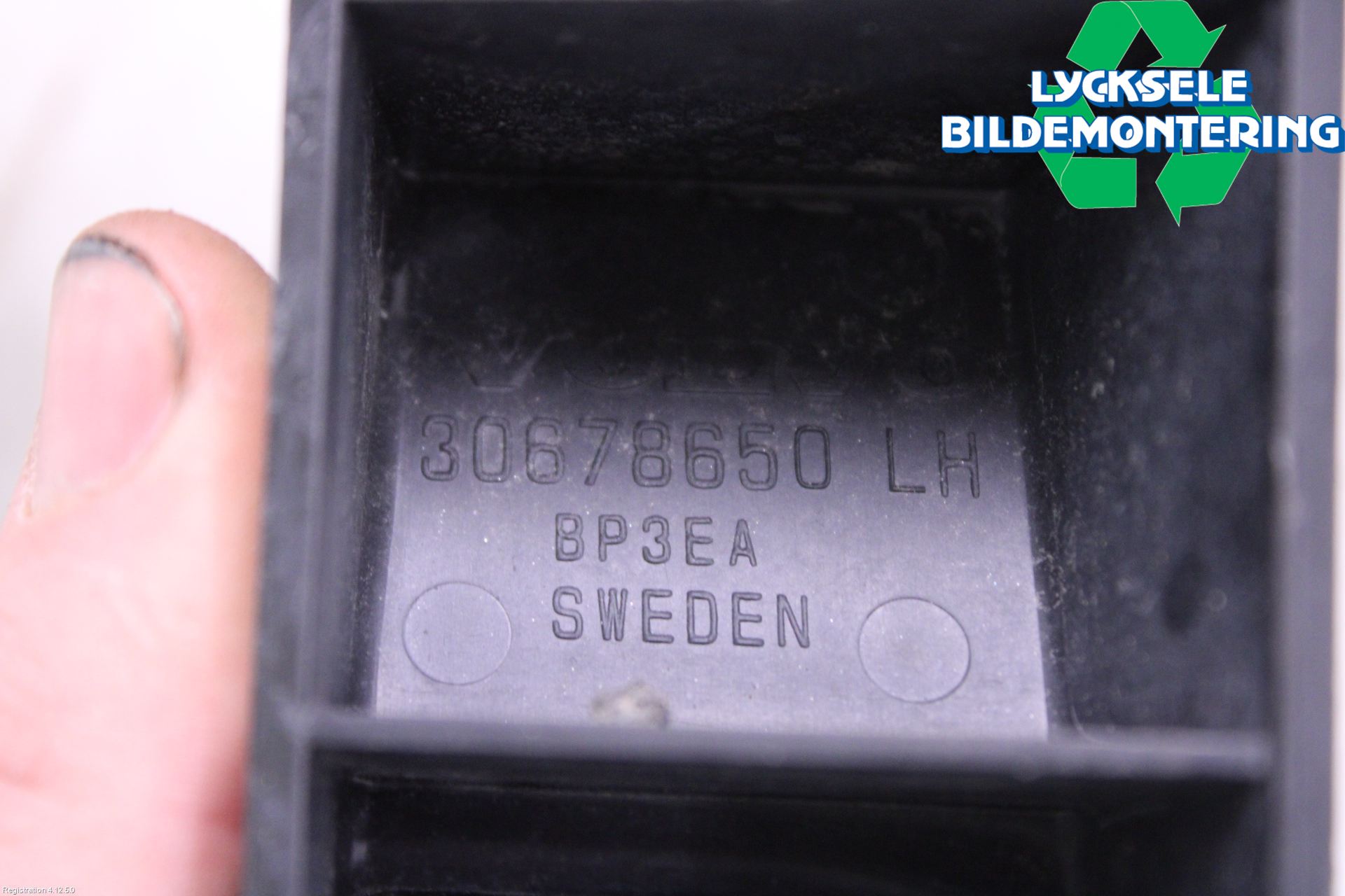 Volvo XC70 08-13 Stötfångarfäste Bak Vä