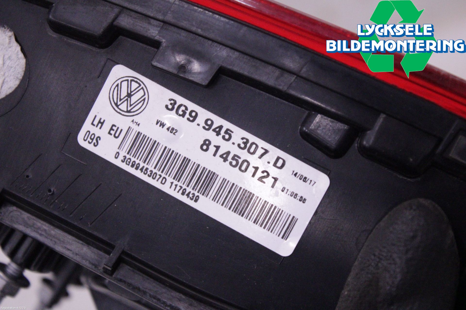 Volkswagen VW PASSAT 15-19 Bakljus Lucka Vä