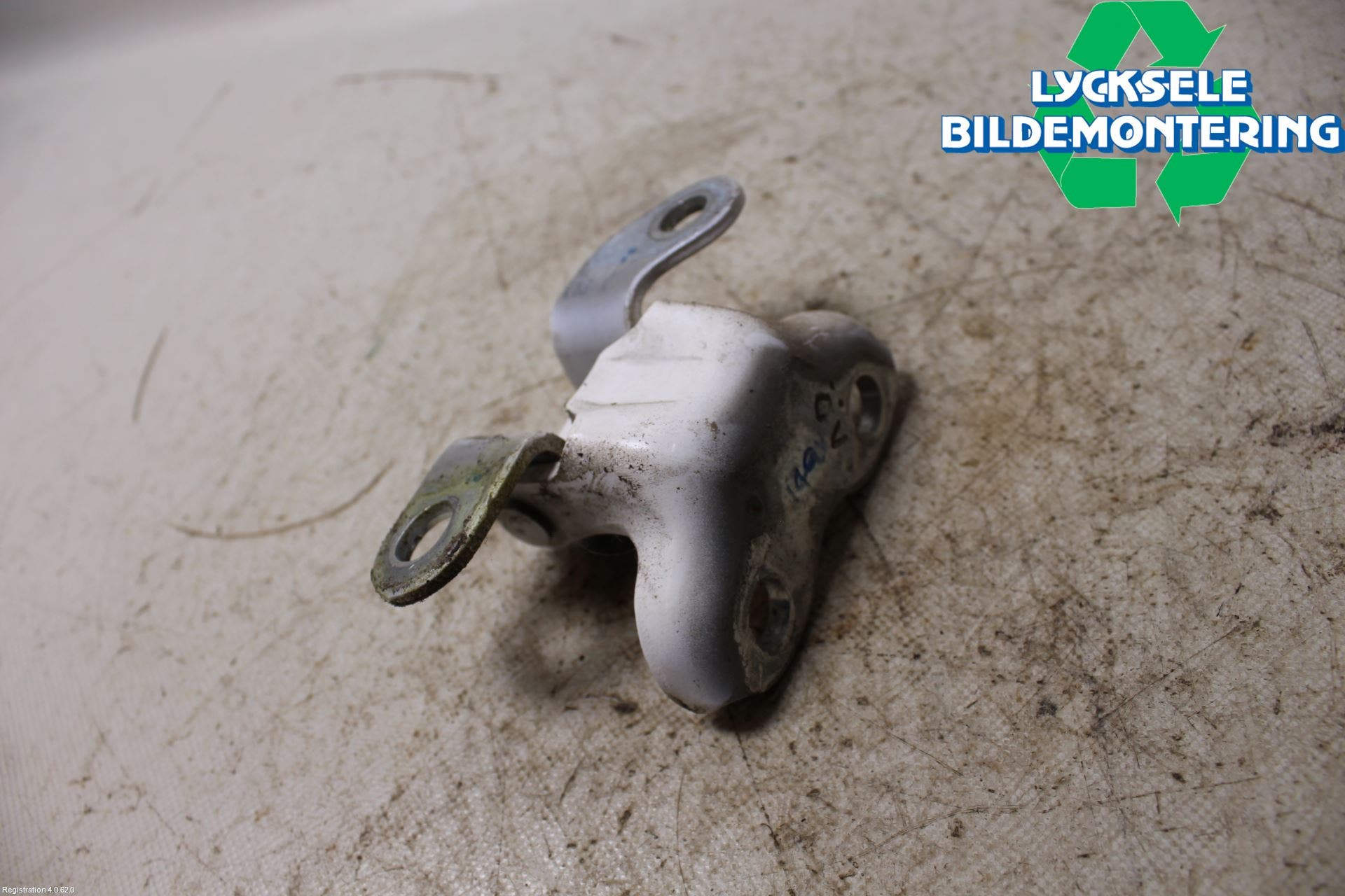 Toyota HILUX 16- Dörrgångjärn