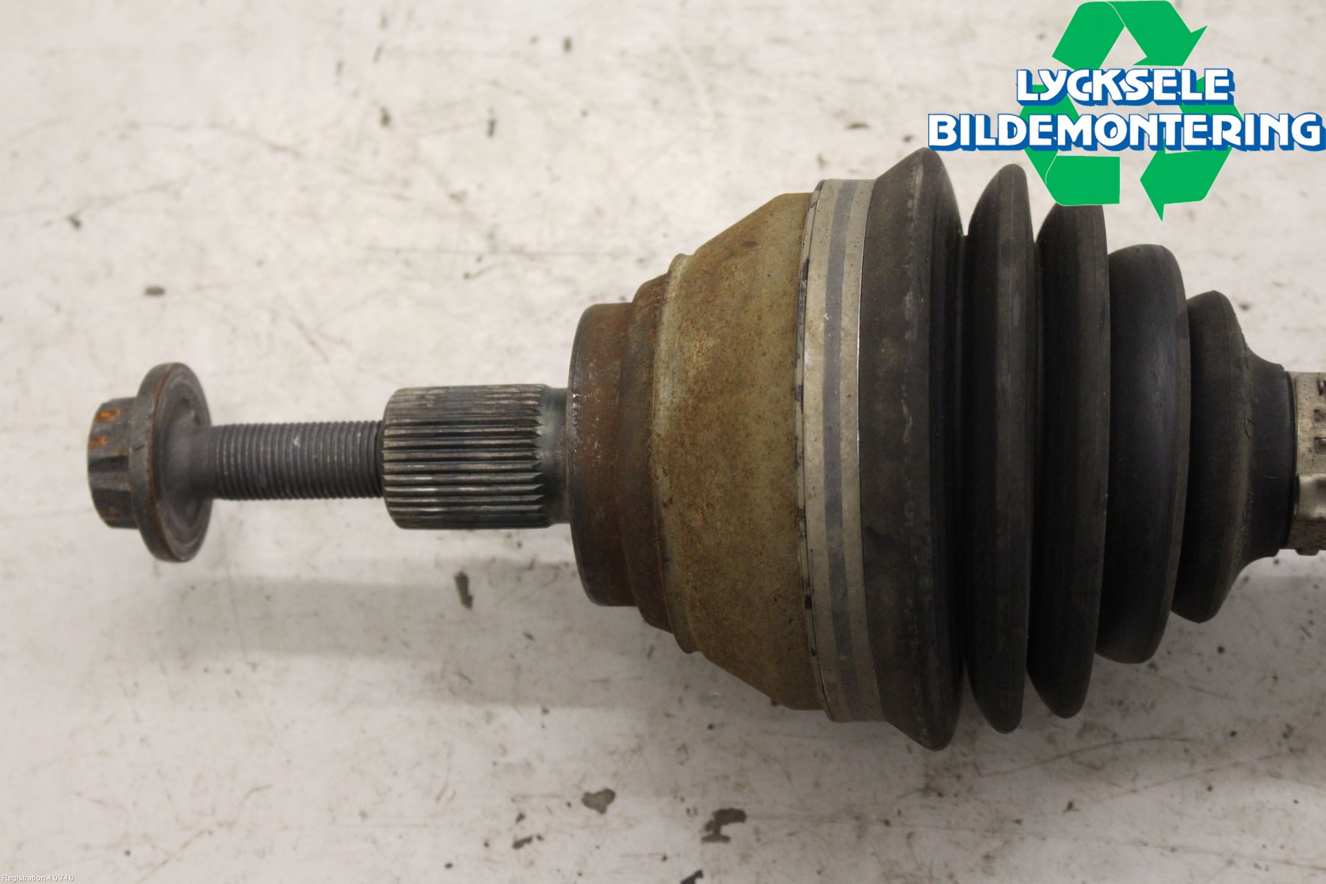 Volkswagen VW CADDY 16-20 Drivaxel Fram Höger