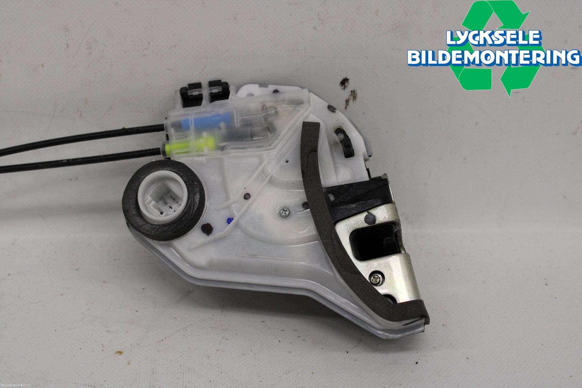 Toyota HILUX 16- Låskista-Dörrlås