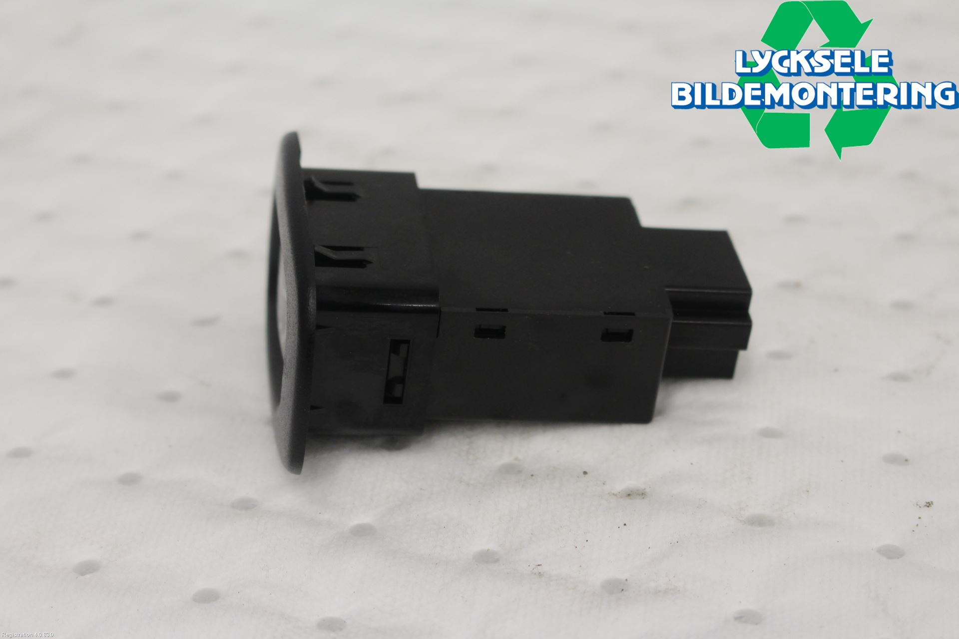 Mitsubishi OUTLANDER 13-21 Strömställare Baklucka