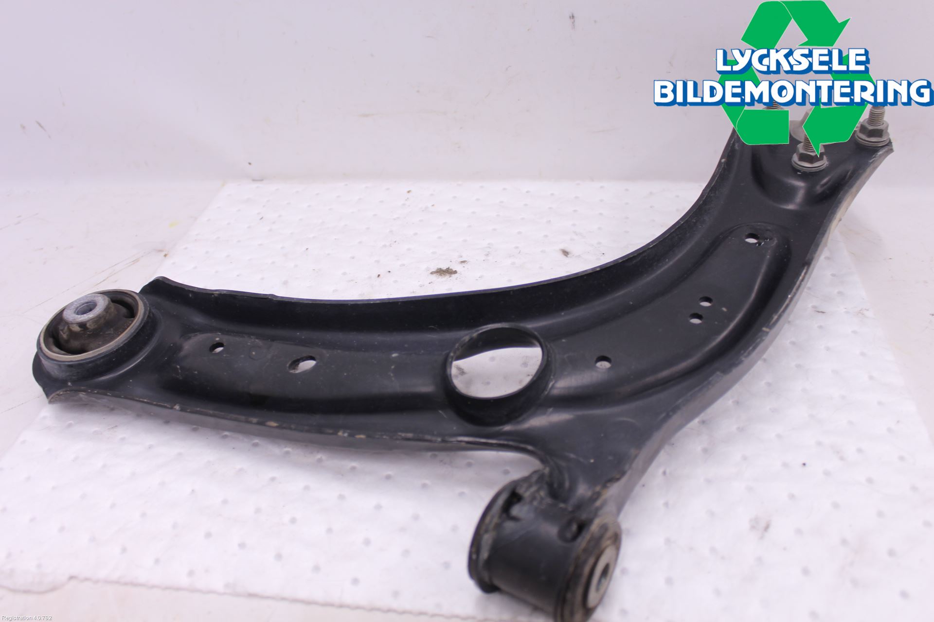 Volkswagen VW TIGUAN 16-24 Bärarm Fram Undre Hö