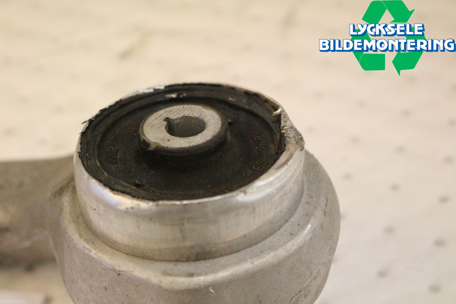 BMW 3 F30/F31/F80 12-19 Bärarm Fram Undre Vä