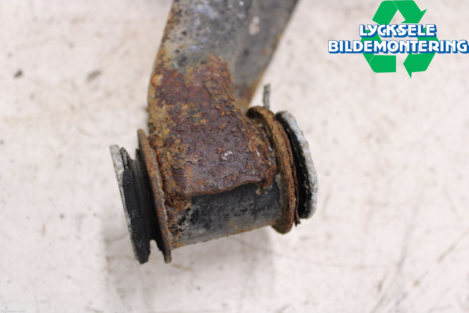 Volkswagen VW PASSAT 01-05 Bärarm Bak Höger