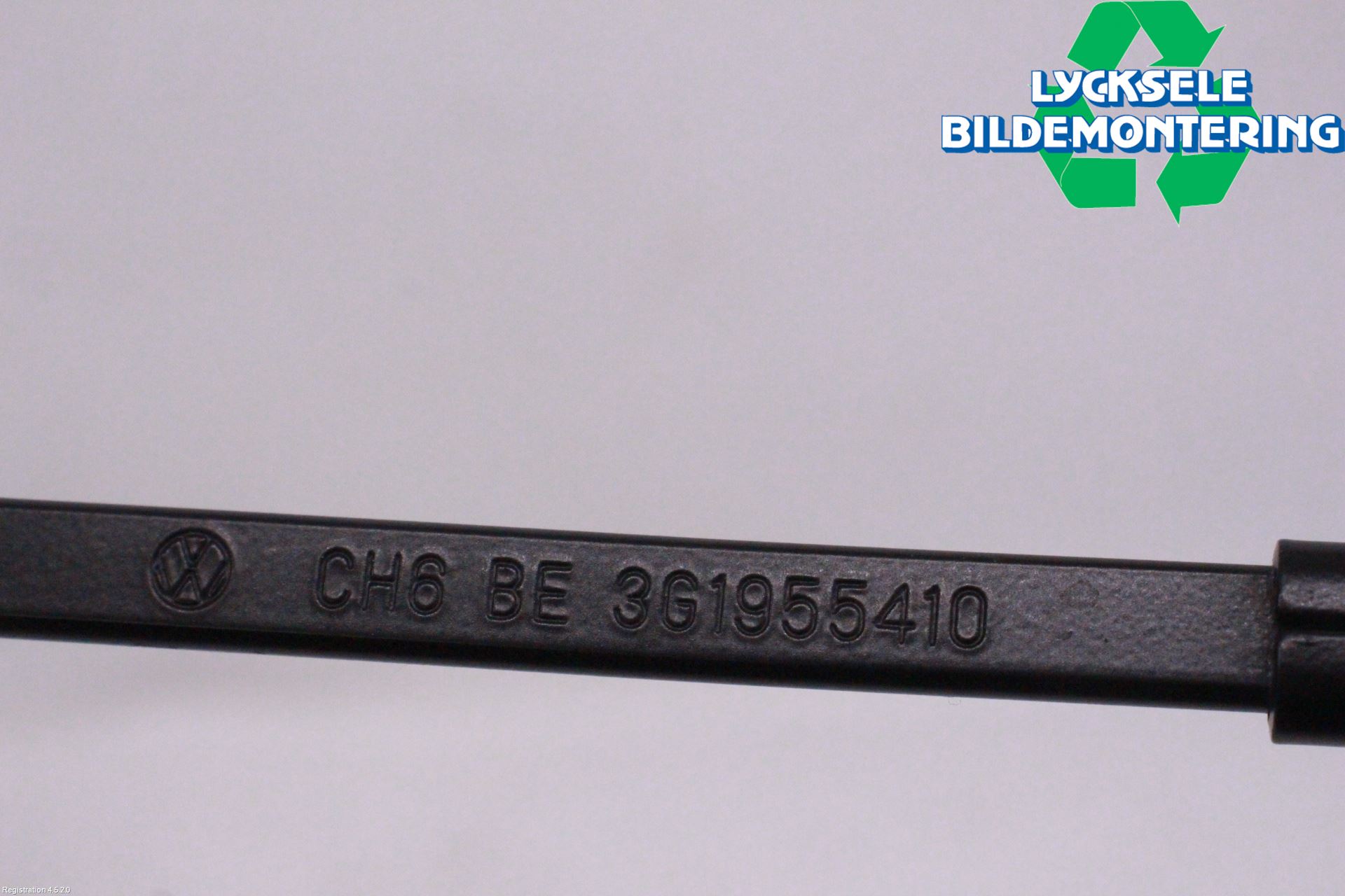 Volkswagen VW PASSAT 20-24 Torkararm Armar Vindruta
