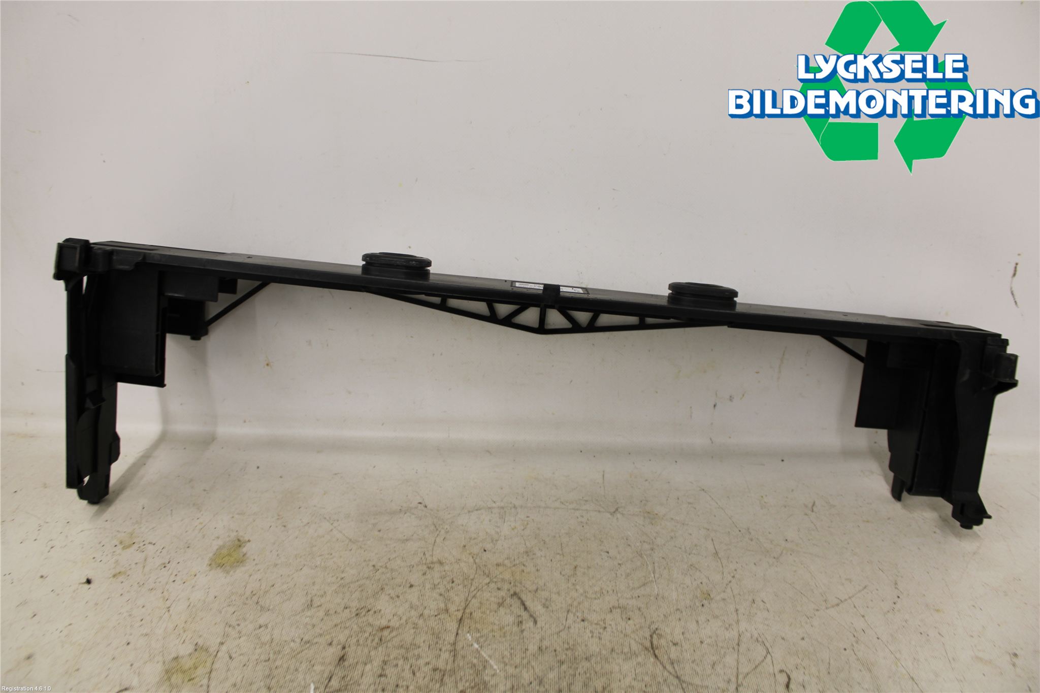 BMW 5 F10/F11/F18 09-17 Kylarfäste-Ram-Balk