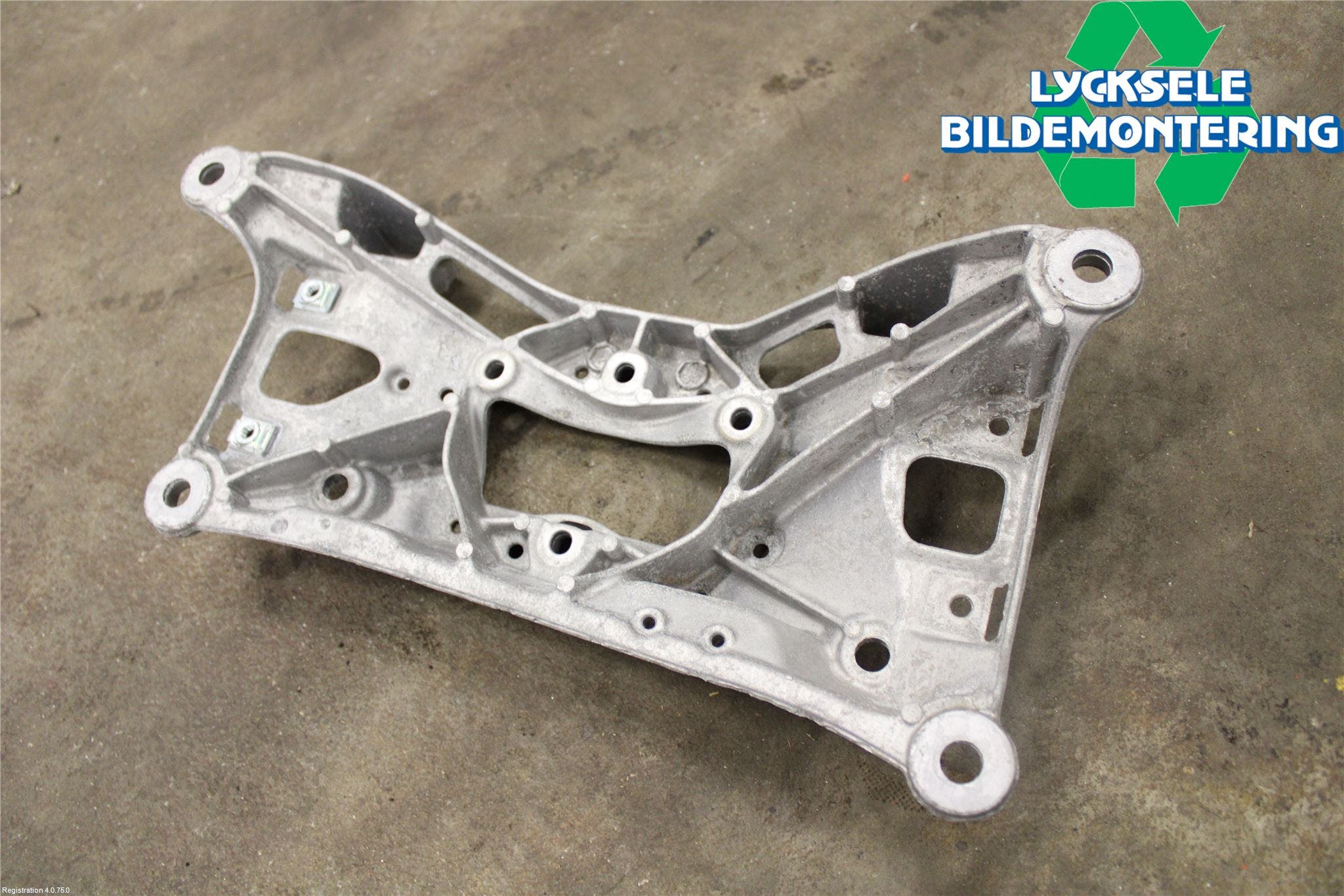 Audi A5 17- Växellådsbalk