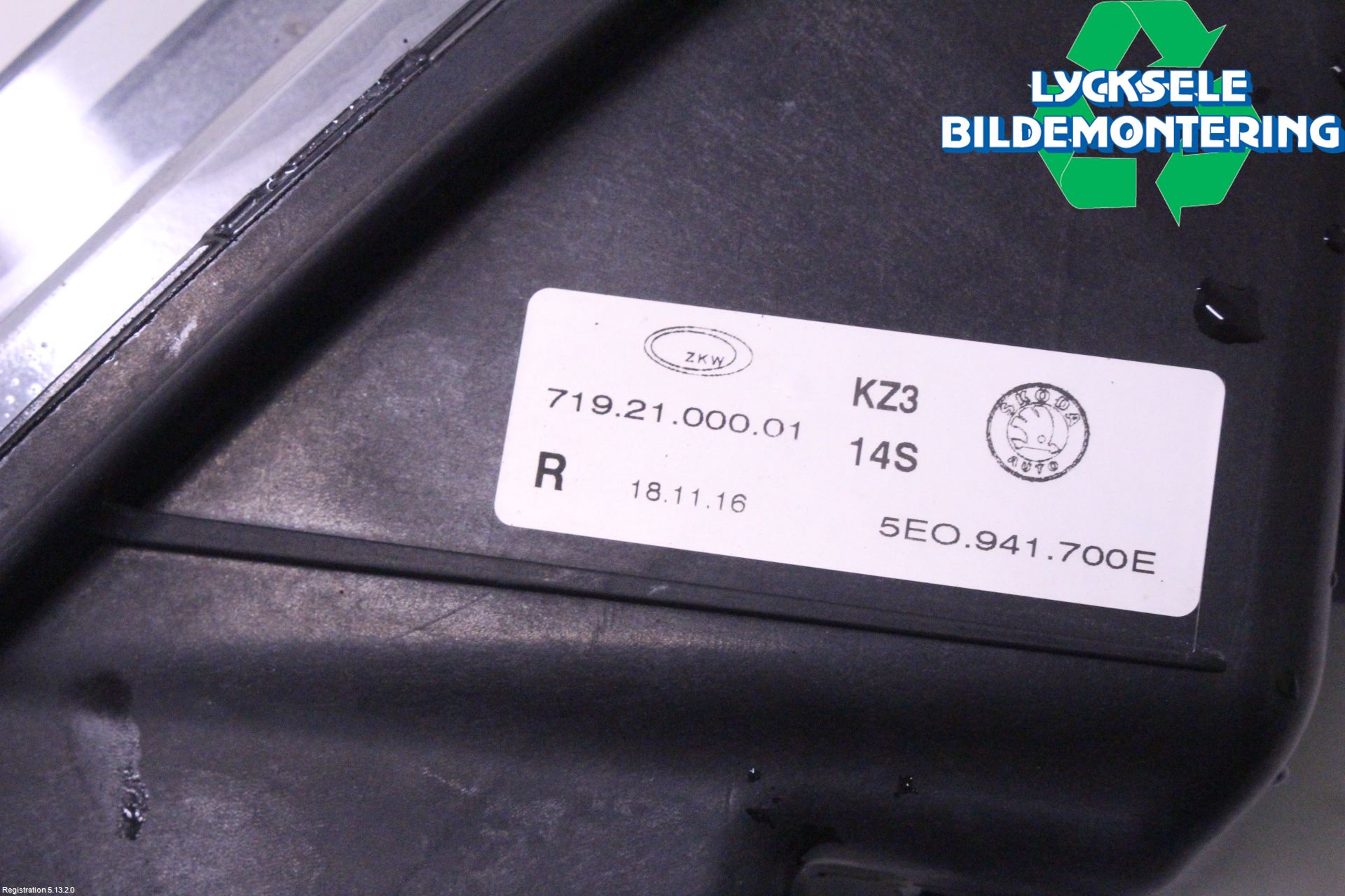 Skoda OCTAVIA (5E) 13-20 Dimljus-Varselljus Fram